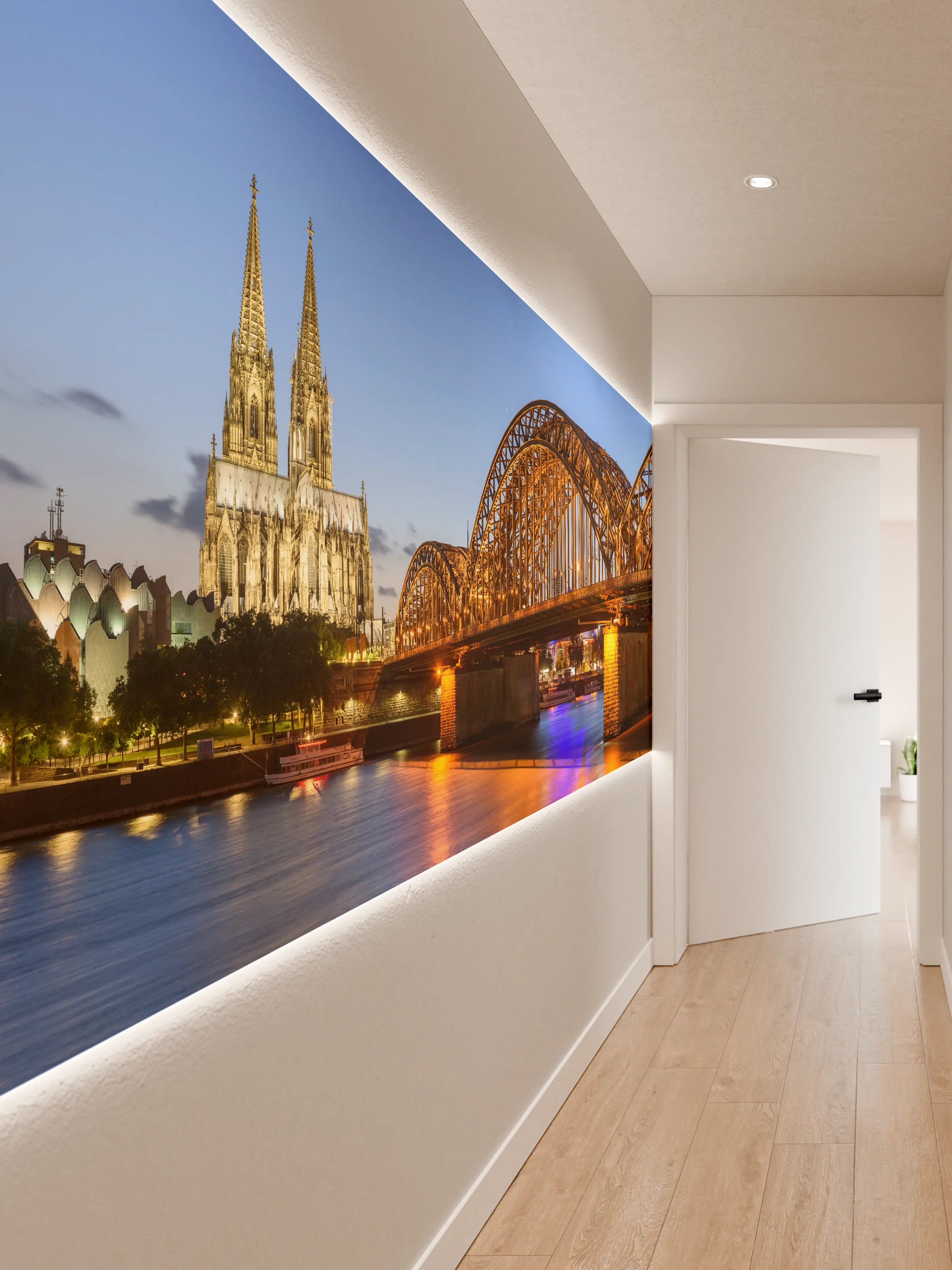 Wandverkleidung Flur - Dombrücke in Köln - Deutschland