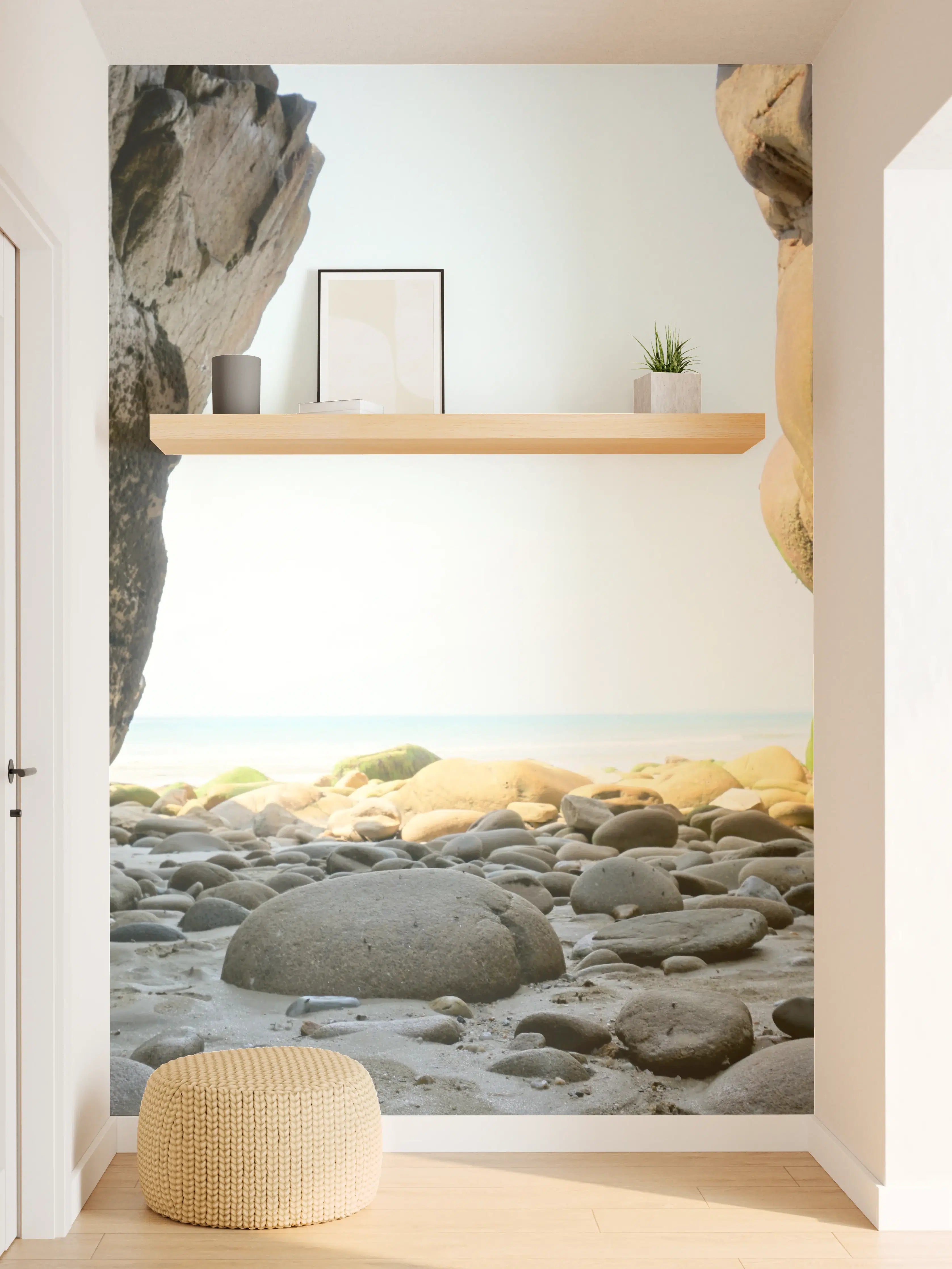 Wandverkleidung Flur - Ein ruhiger Strand zwischen Felsen