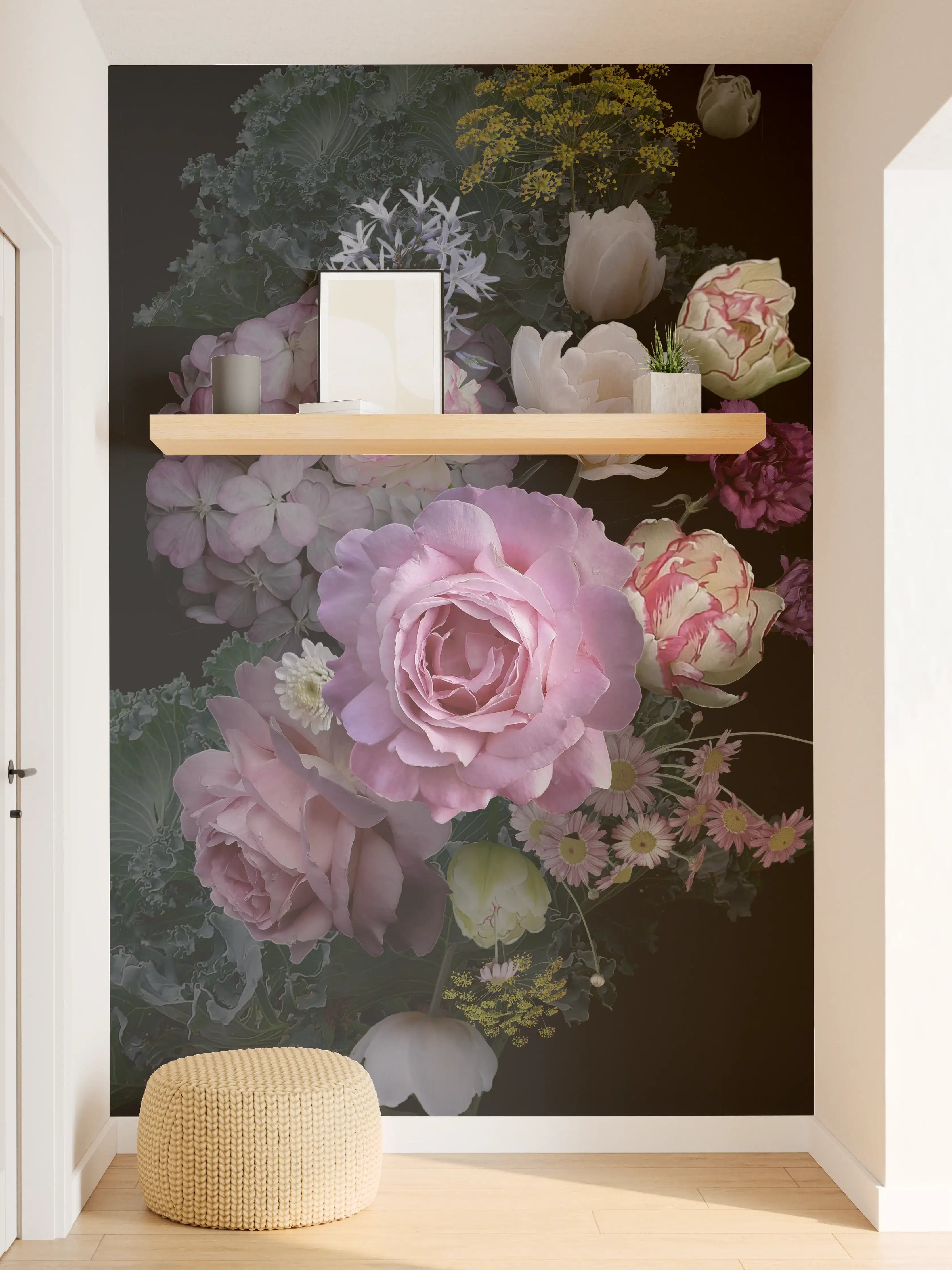 Wandverkleidung Flur - Elegante Blumenpracht in Pastellfarben