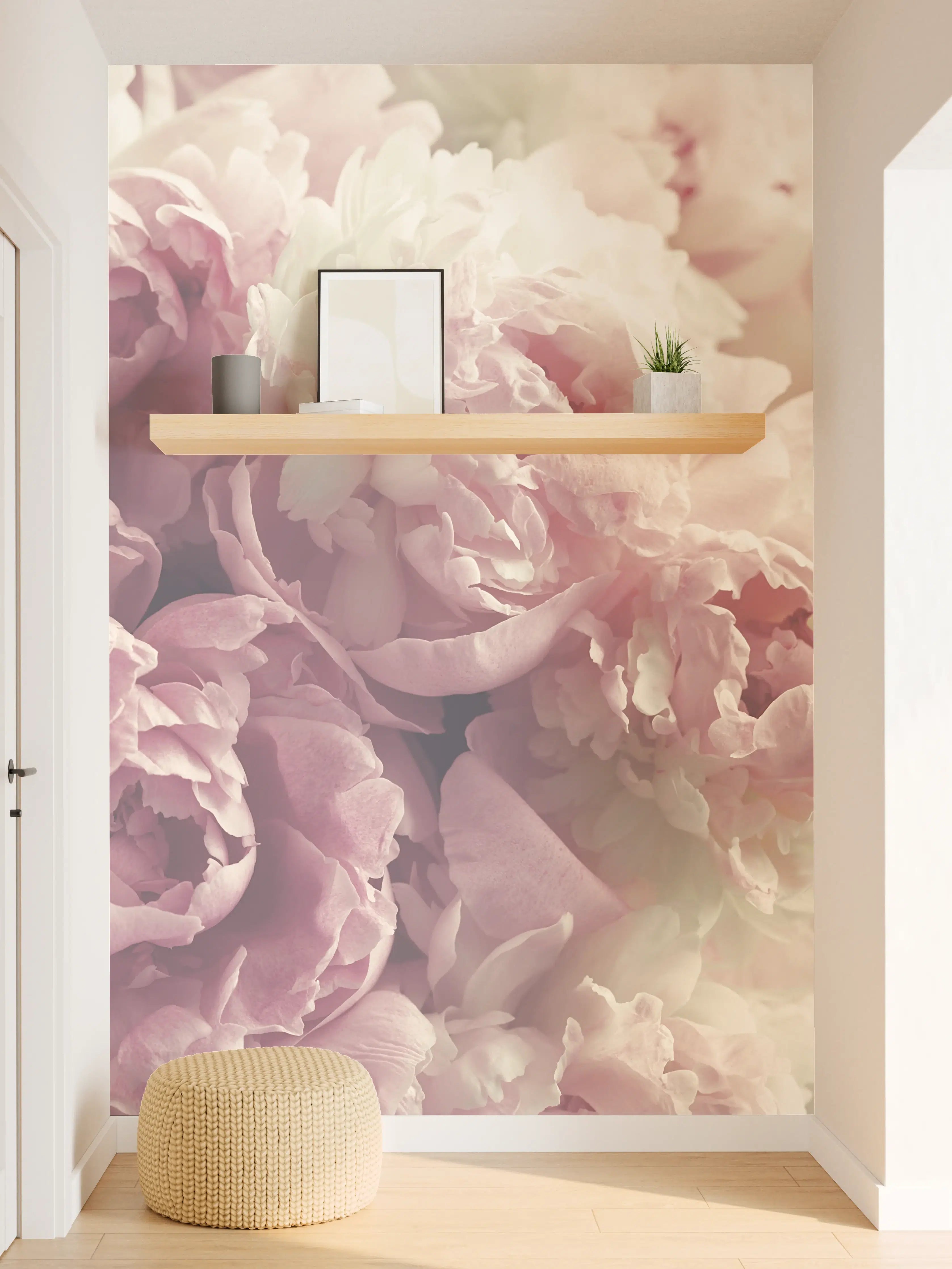 Wandverkleidung Flur - Elegante Pfingstrosen in sanften Pastellfarben