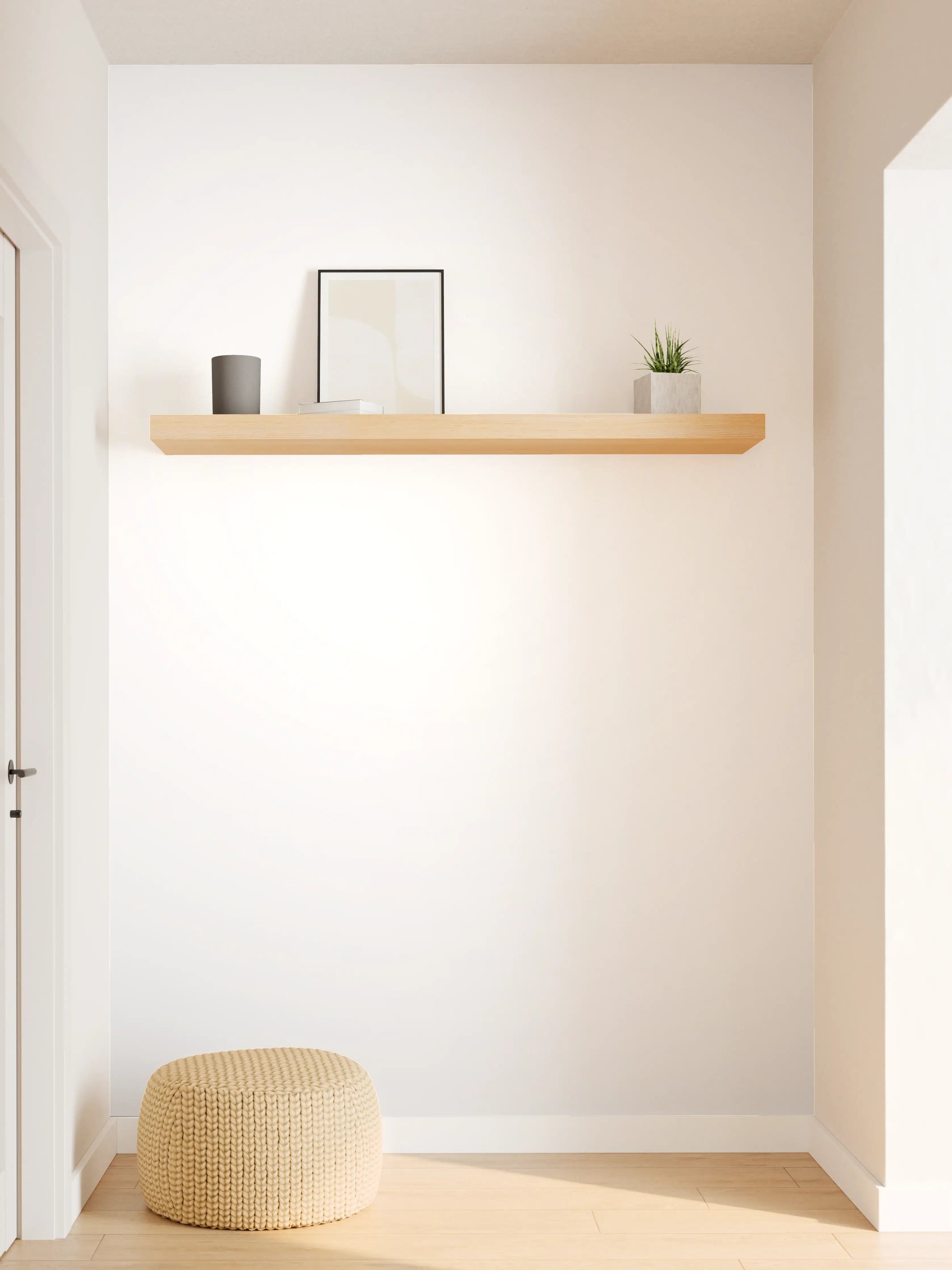 Wandverkleidung Flur - Elegante weiße Wand mit subtilen Schatten