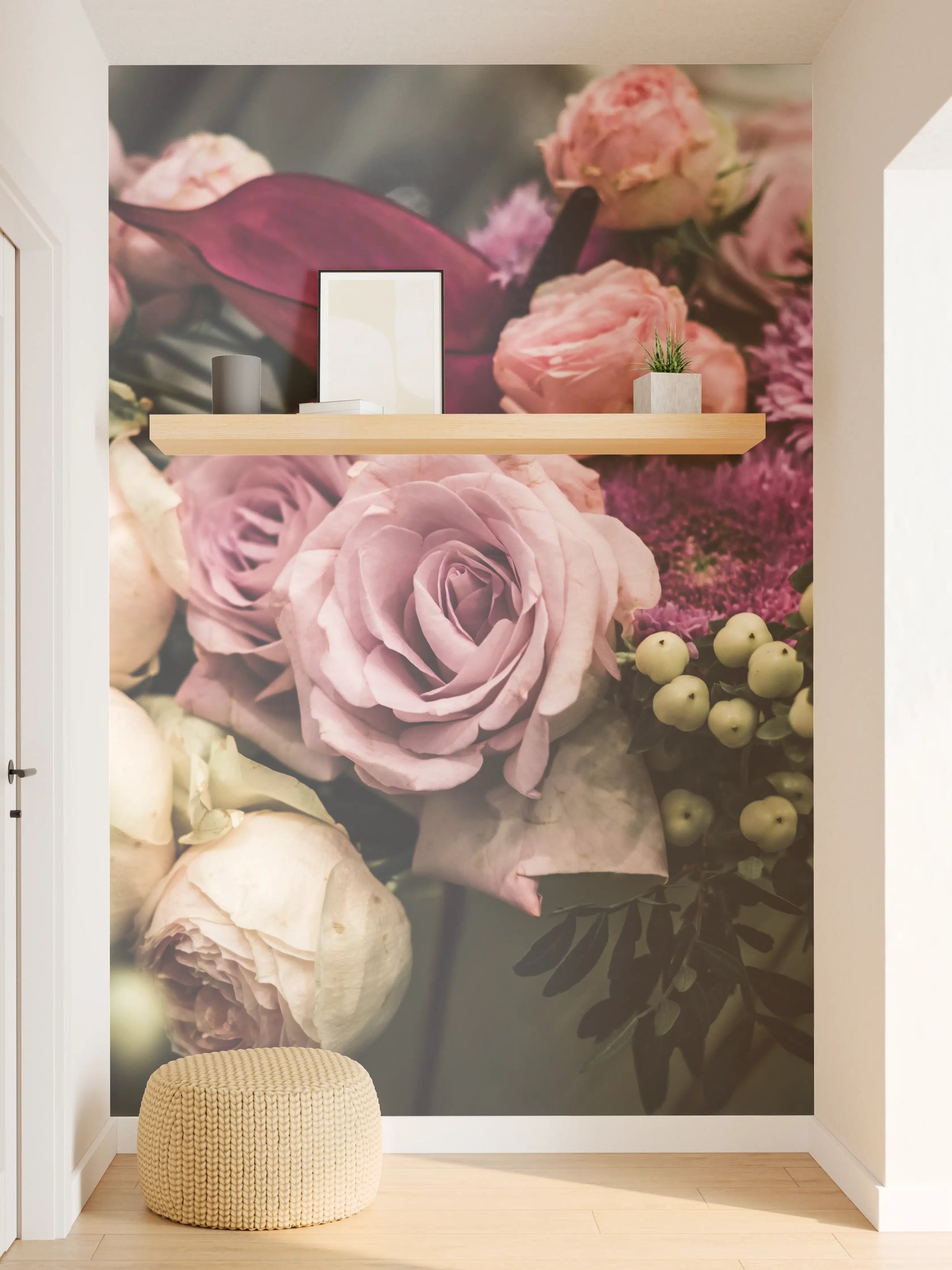 Wandverkleidung Flur - Elegantes Blumenarrangement in Pastellfarben