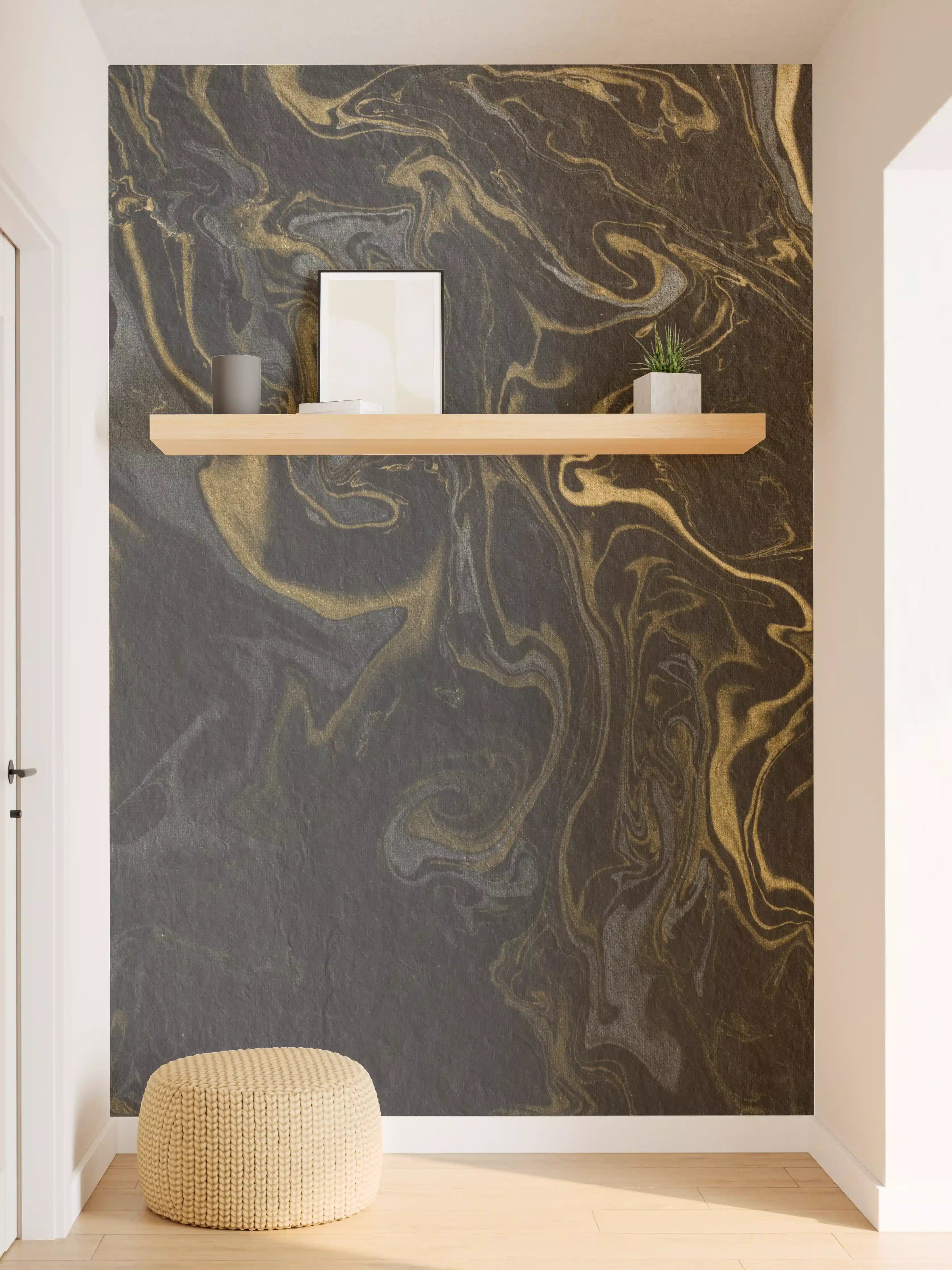 Wandverkleidung Flur - Elegantes schwarzes Marmor-Design mit goldenen Akzenten