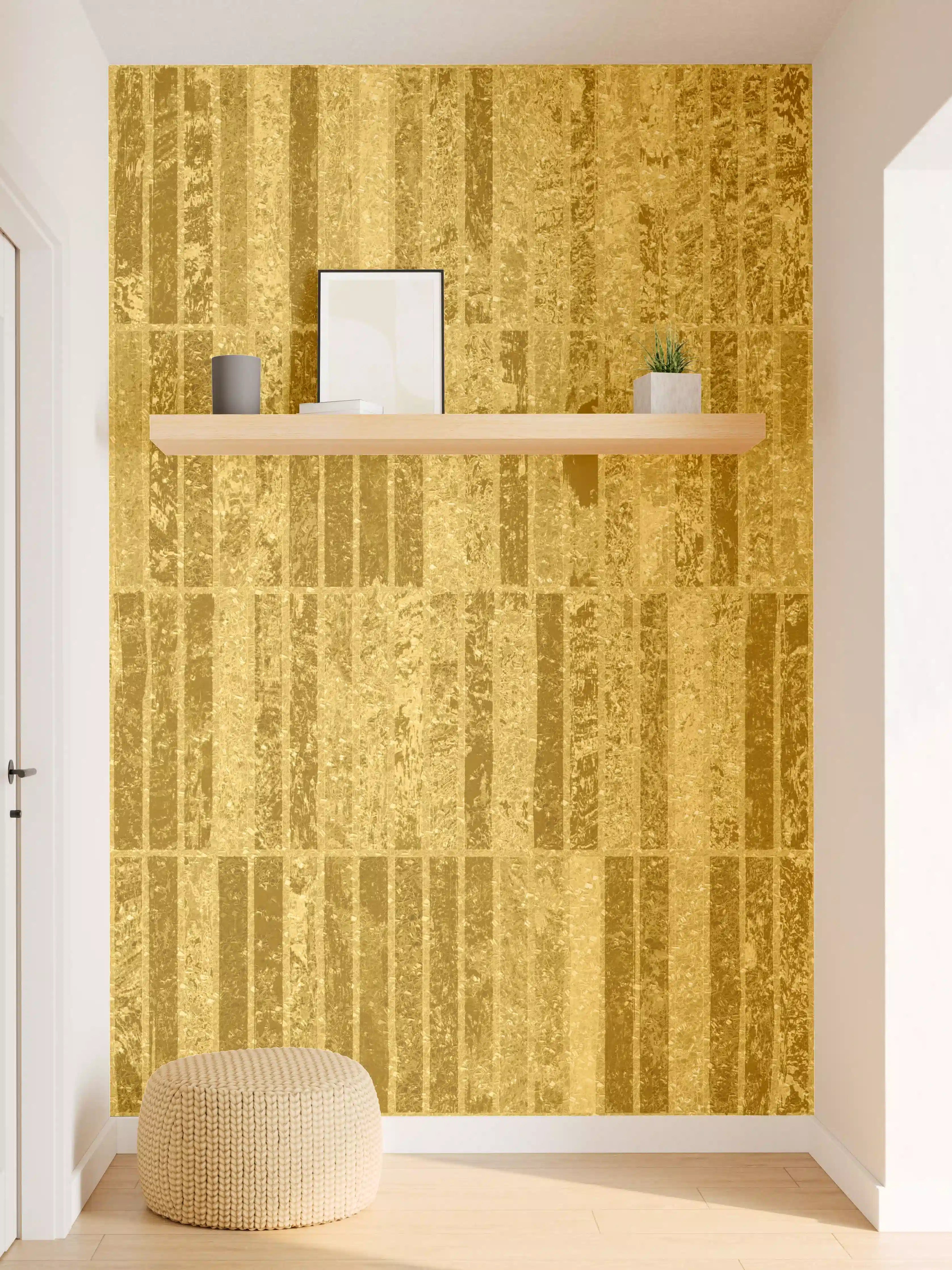 Wandverkleidung Flur - Goldene Barocktapete mit Mustern