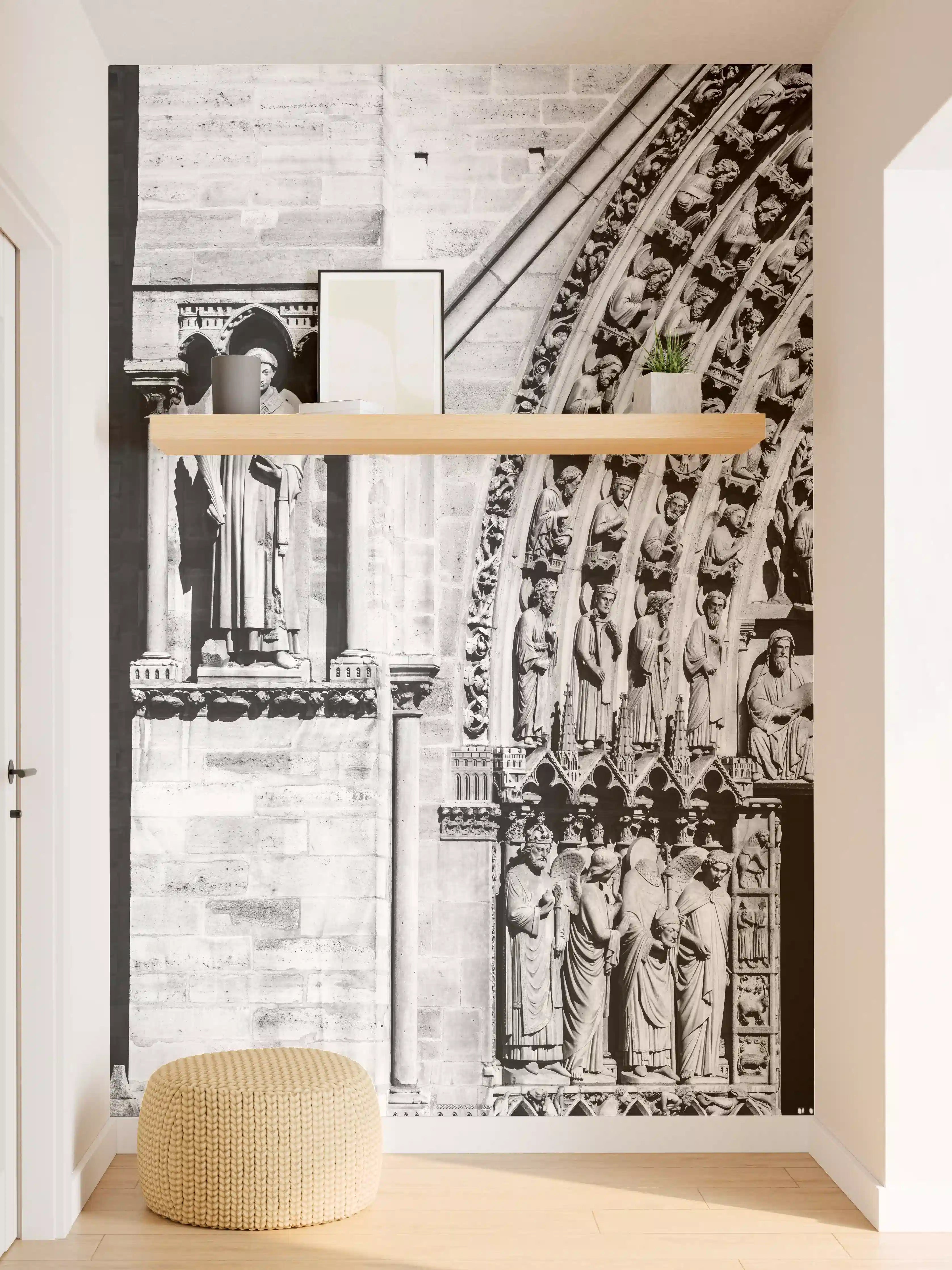 Wandverkleidung Flur - Graue Töne in sakraler Architektur