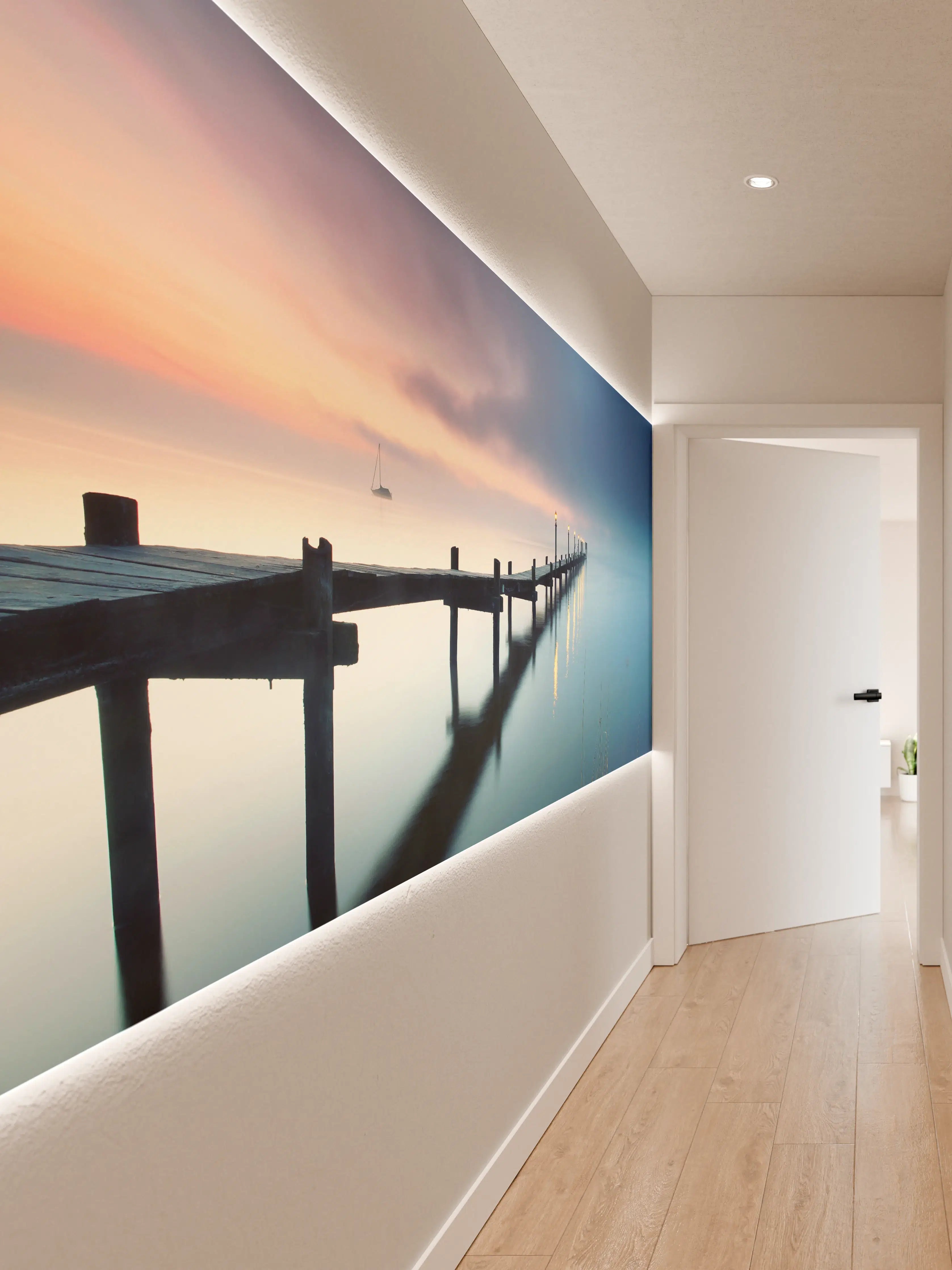 Wandverkleidung Flur - Himmel, Wasser und Steg bei Sonnenuntergang