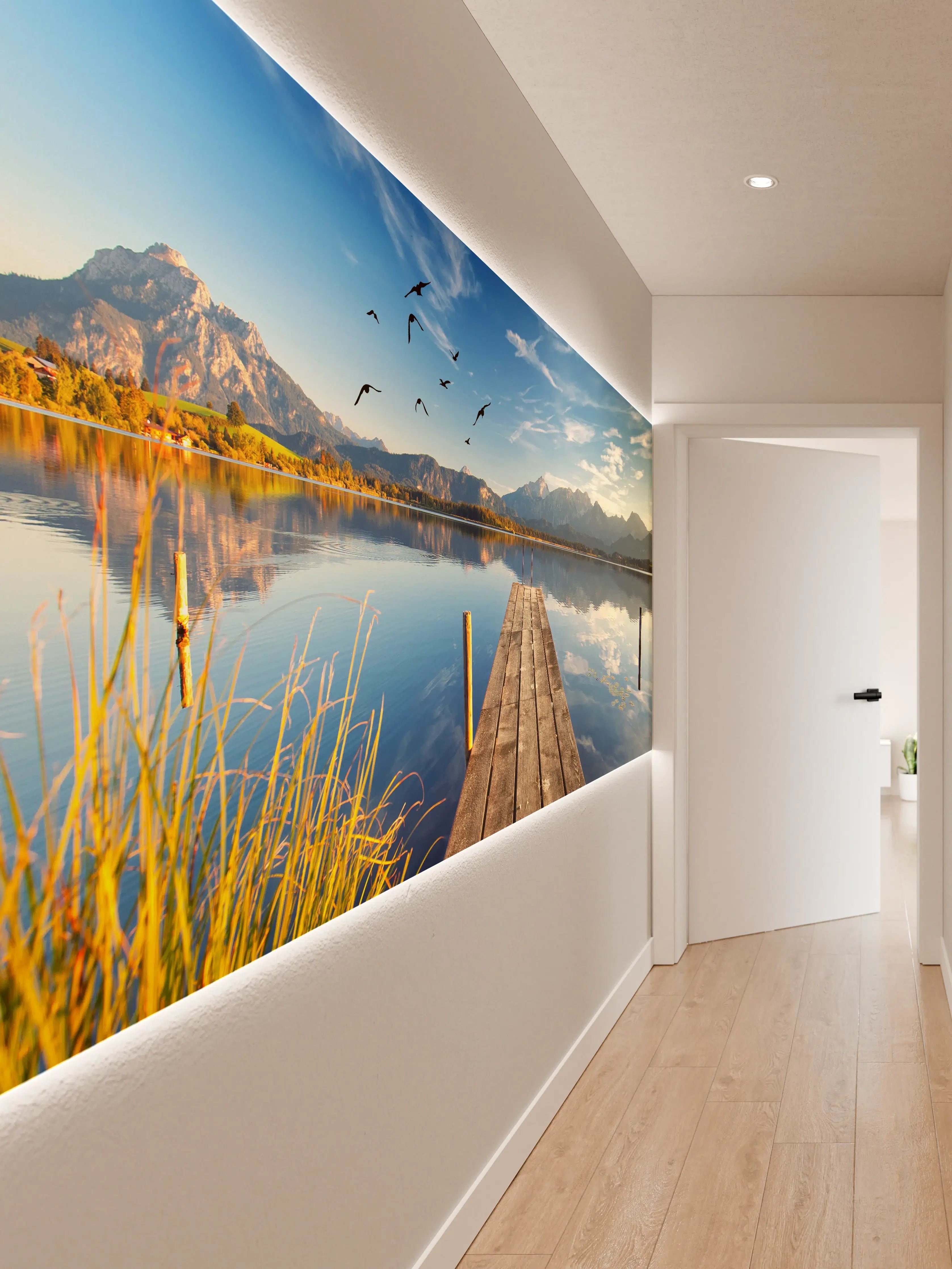 Wandverkleidung Flur - Idyllischer See mit Bergblick bei Sonnenuntergang