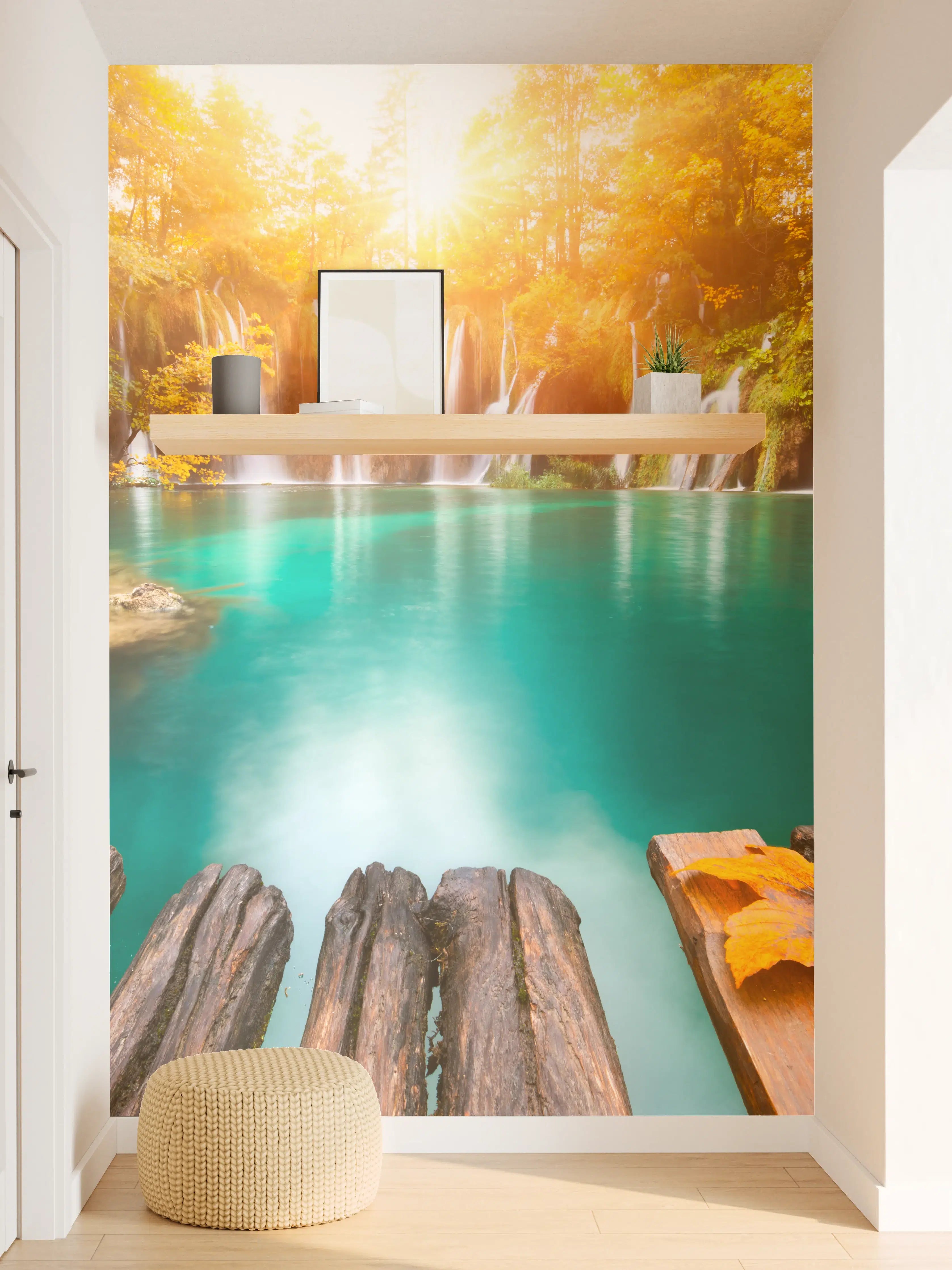 Wandverkleidung Flur - Idyllischer Wasserfall im goldenen Sonnenlicht