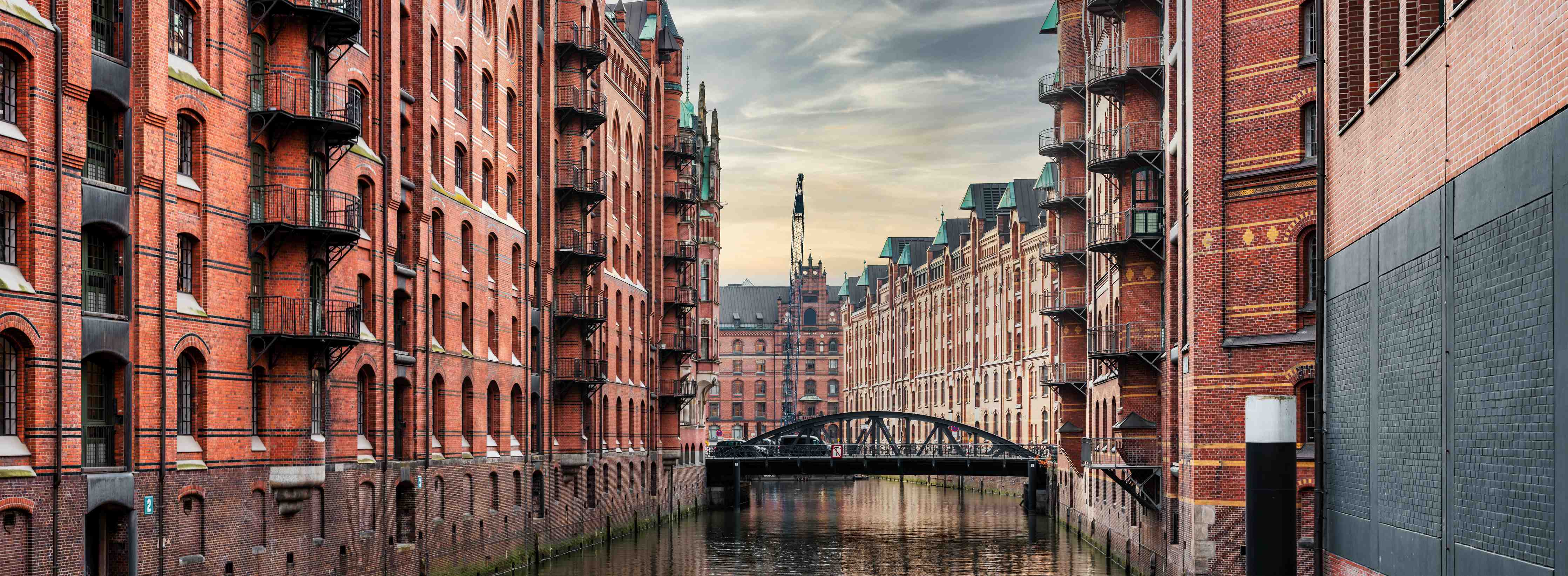Wandverkleidung Flur-Kanal in der alten Speicherstadt