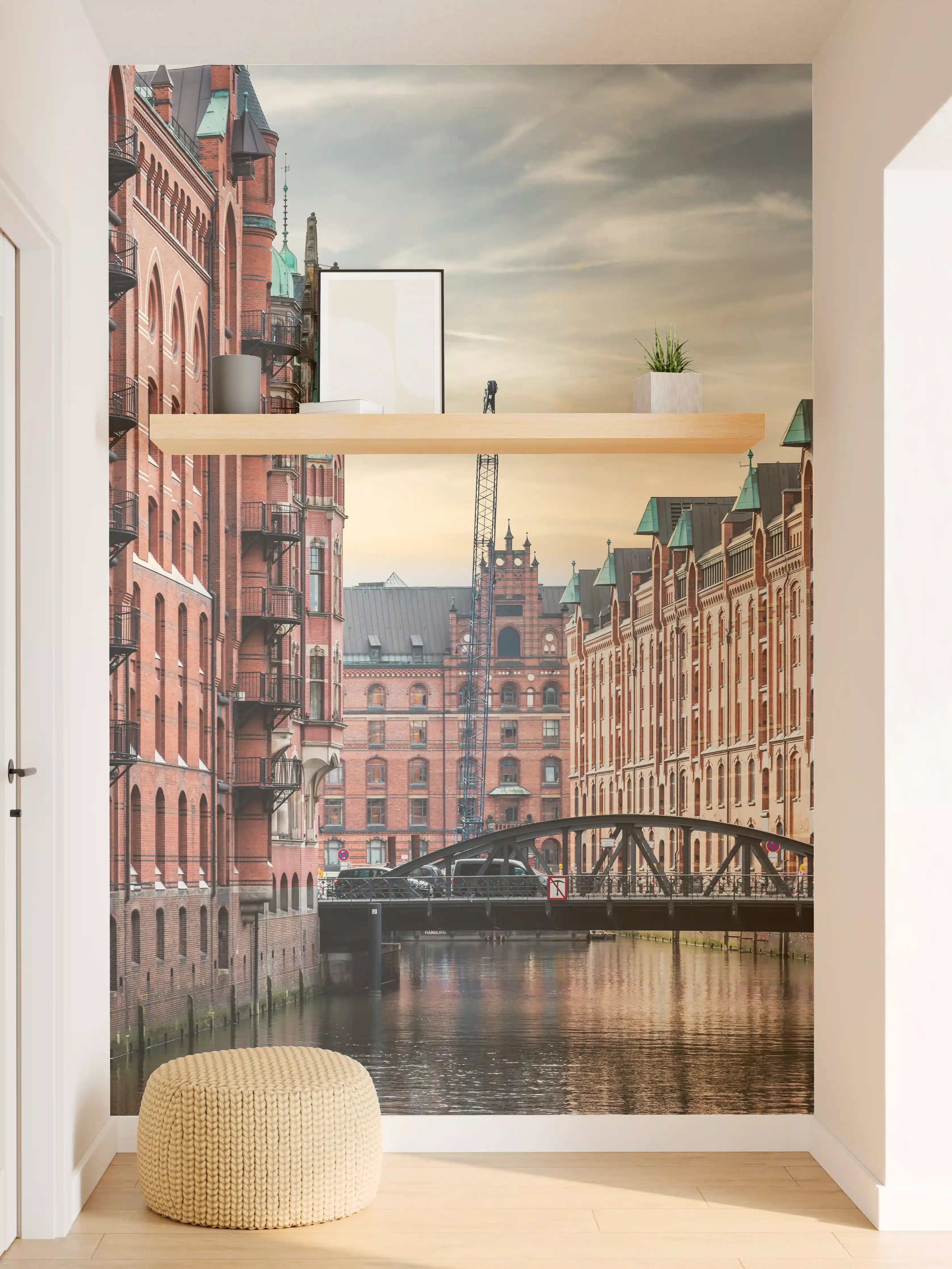 Wandverkleidung Flur - Kanal in der alten Speicherstadt