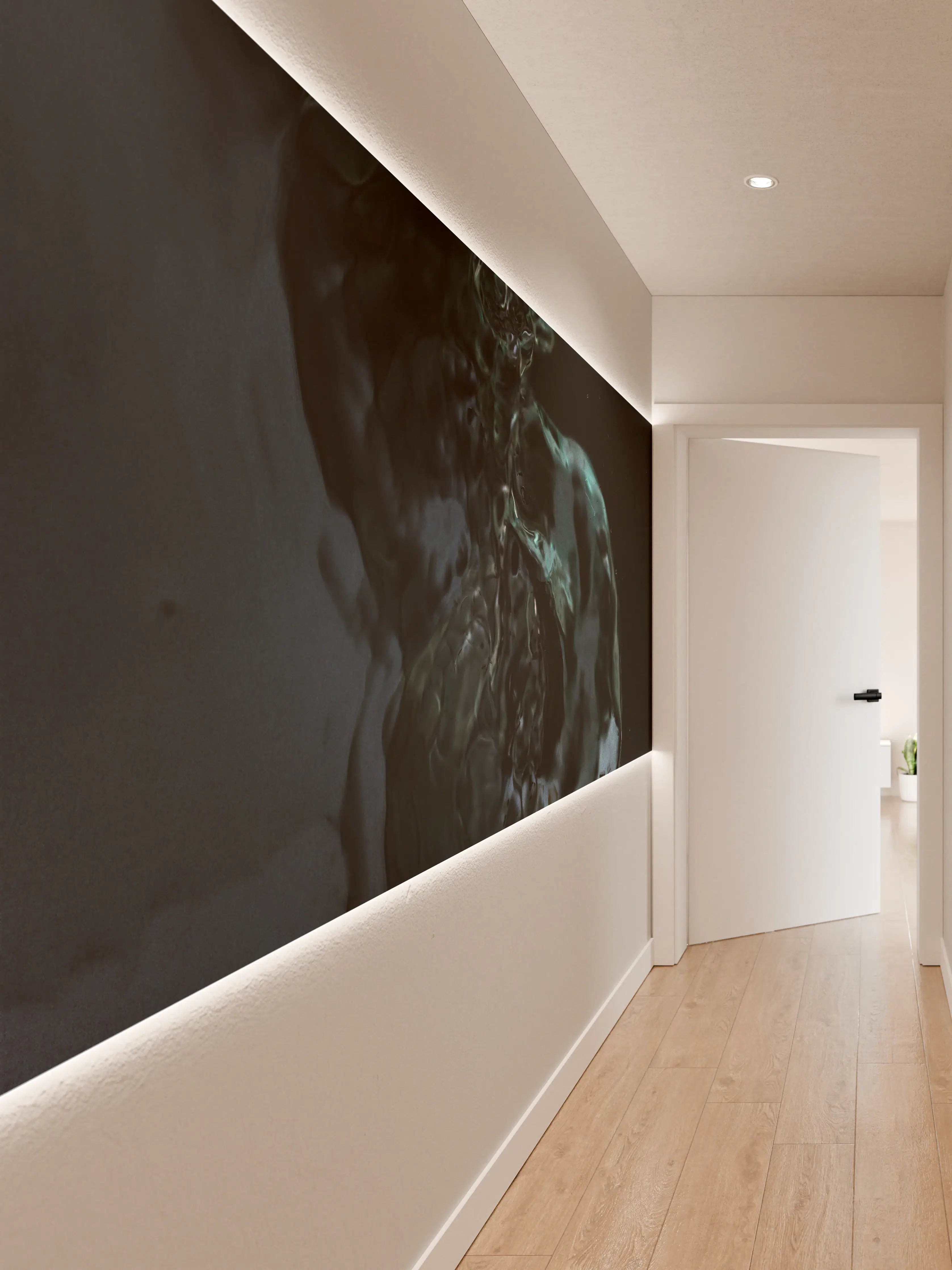 Wandverkleidung Flur - Klares Wasser in dunklem Hintergrund