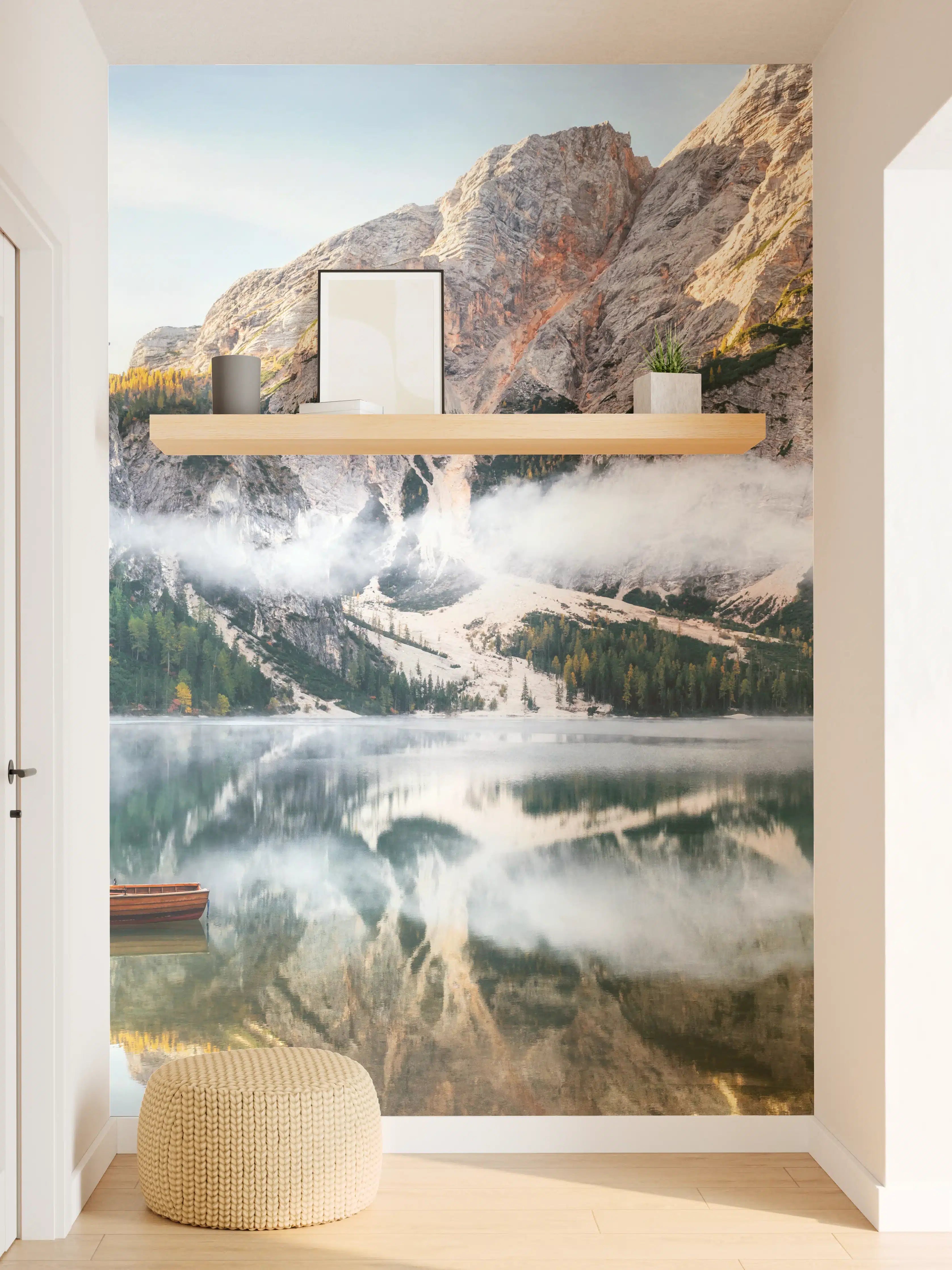 Wandverkleidung Flur - Majestätische Berglandschaft mit See und Wasserfall