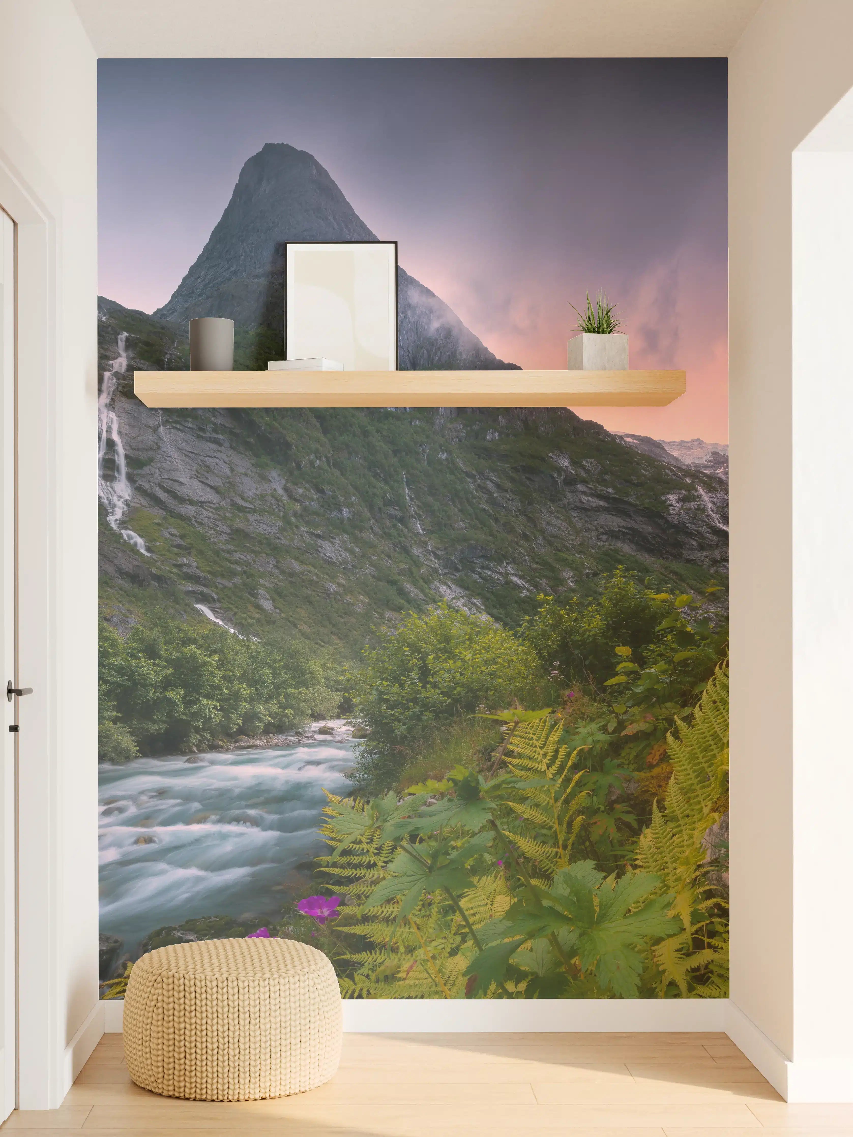 Wandverkleidung Flur - Majestätische Berglandschaft mit Wasserfällen