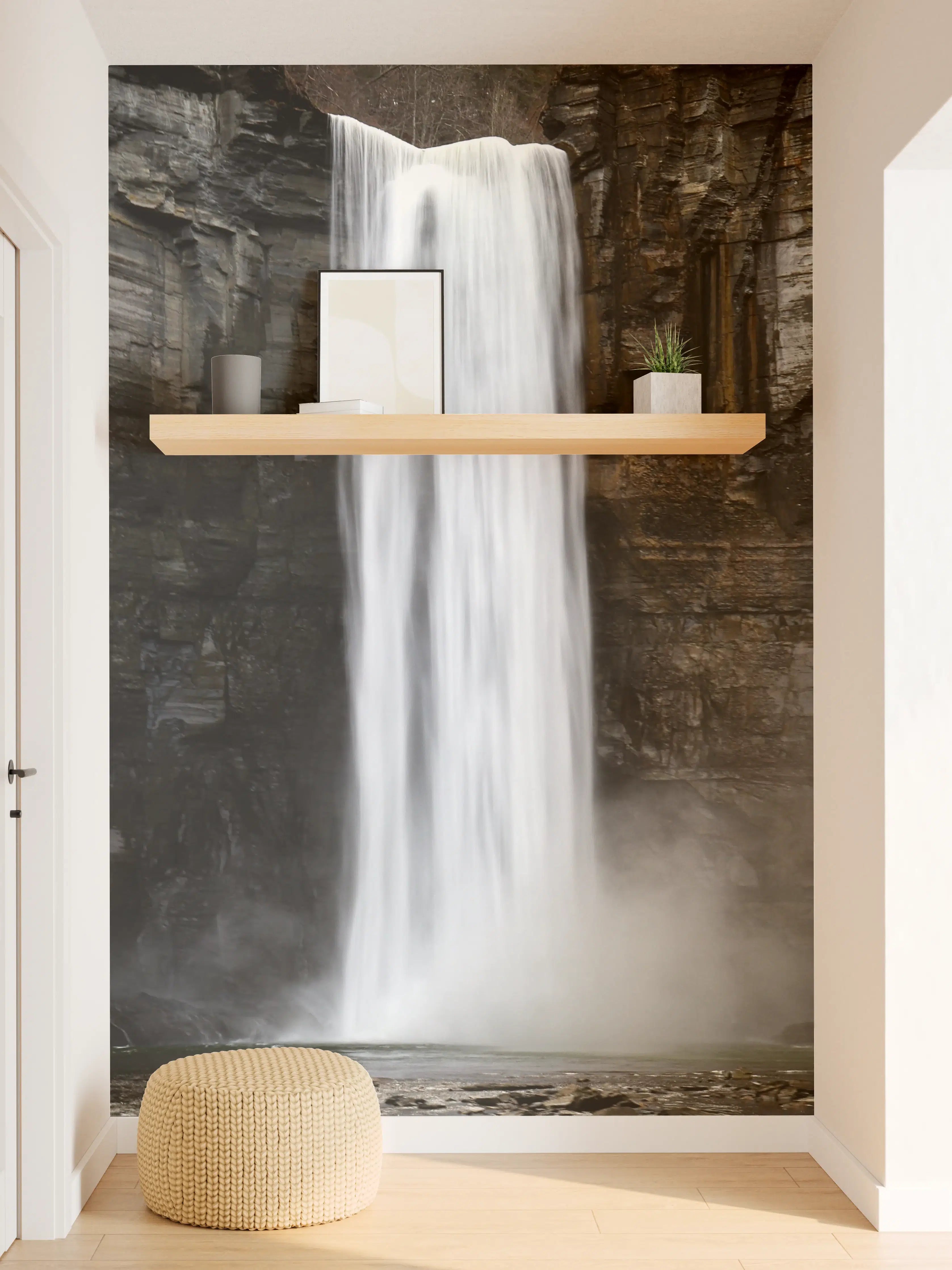 Wandverkleidung Flur - Majestätischer Wasserfall vor dunklem Felsen