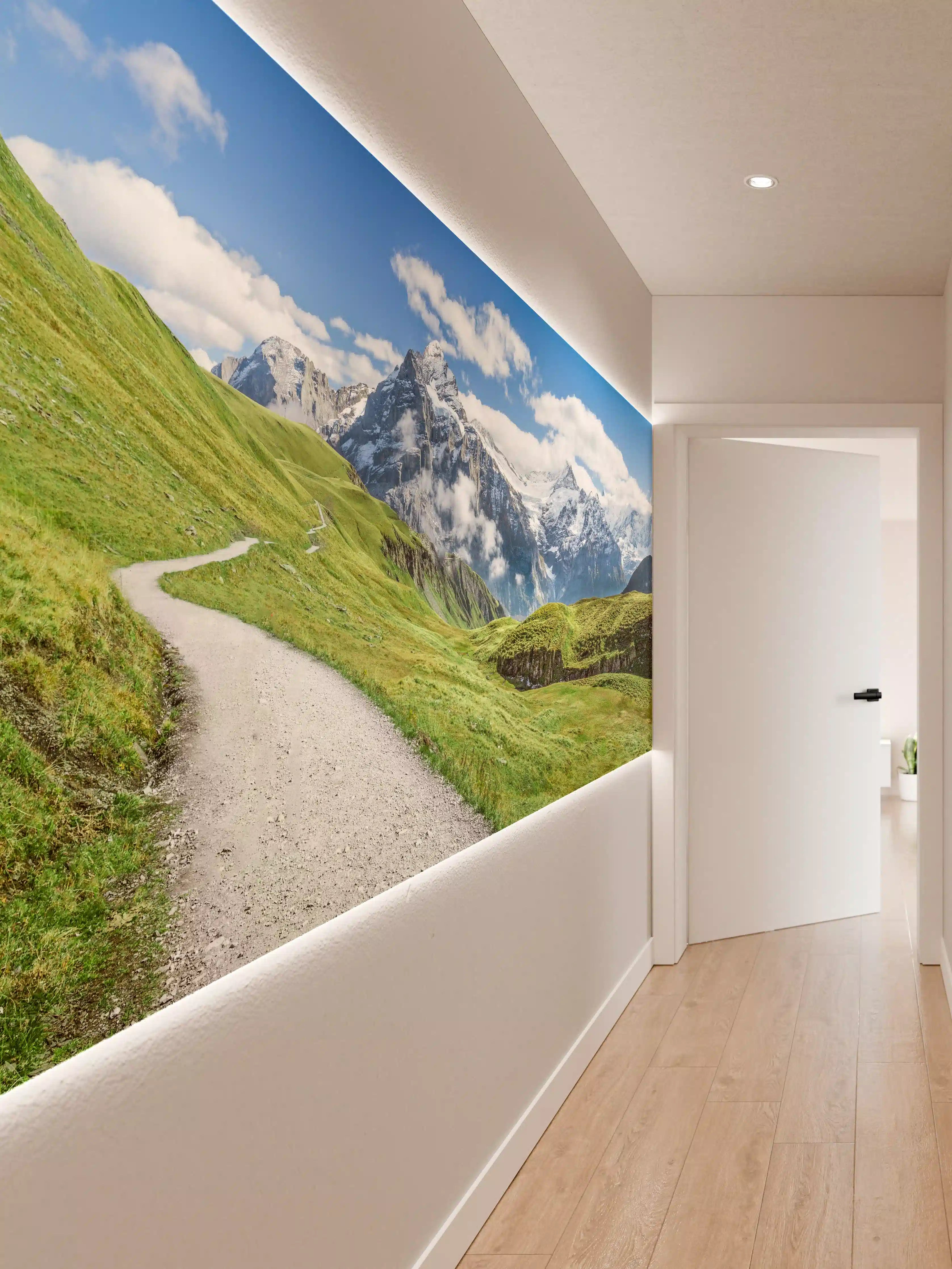 Wandverkleidung Flur - Malerische Berglandschaft mit Weg im Grünen