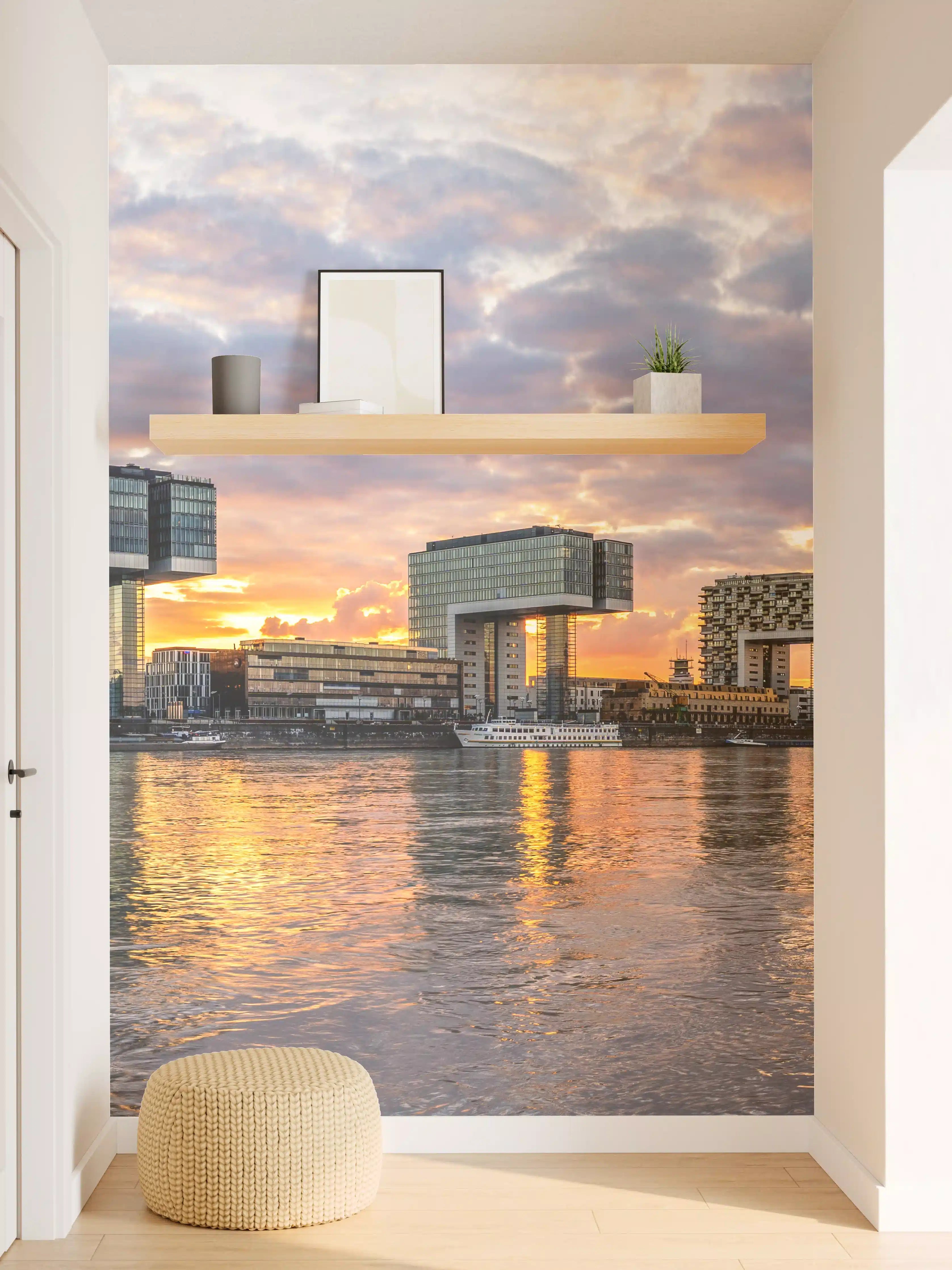 Wandverkleidung Flur - Modernes Stadtbild bei Sonnenuntergang auf dem Fluss