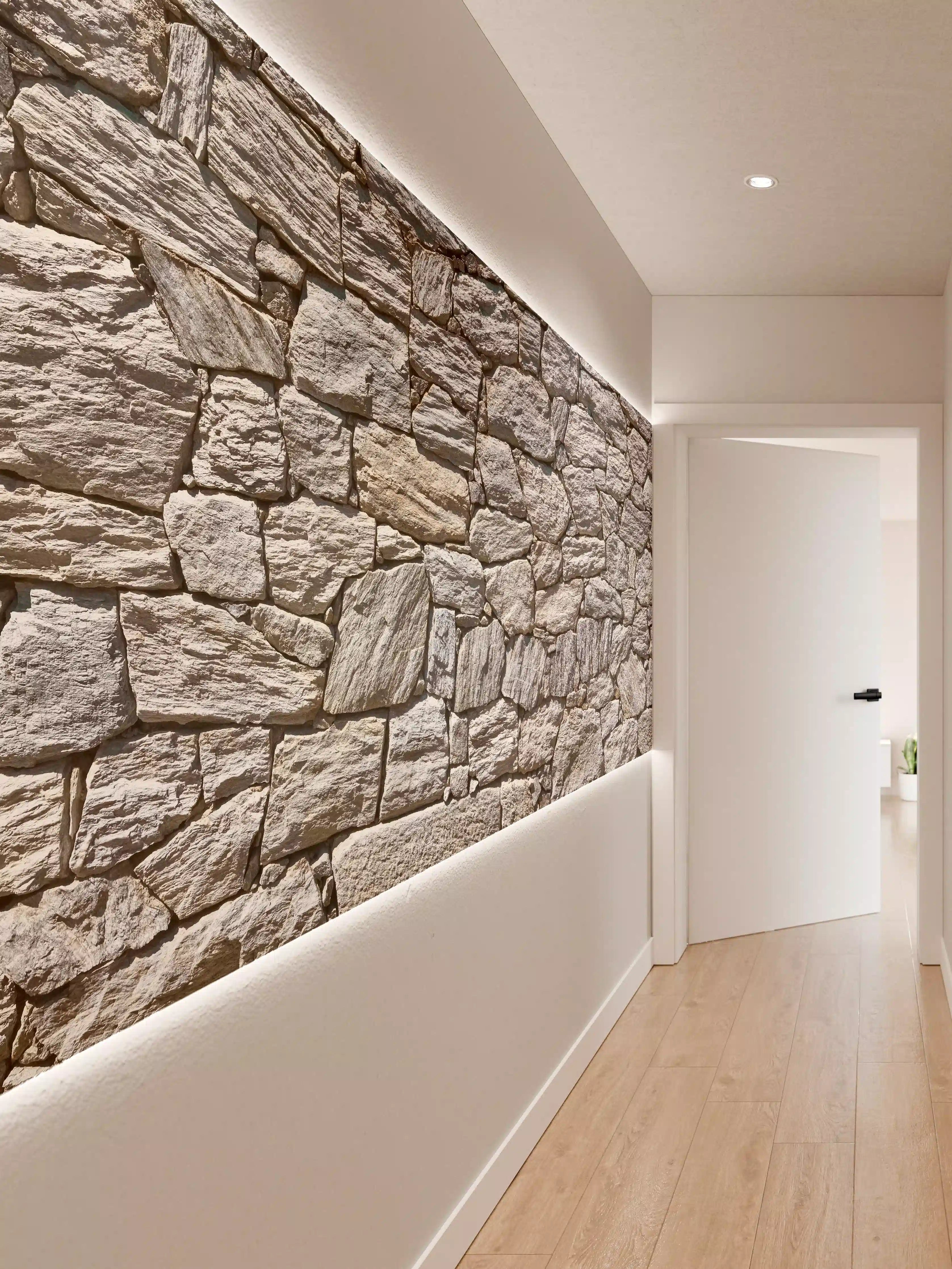 Wandverkleidung Flur - Natürliche Steinmauer