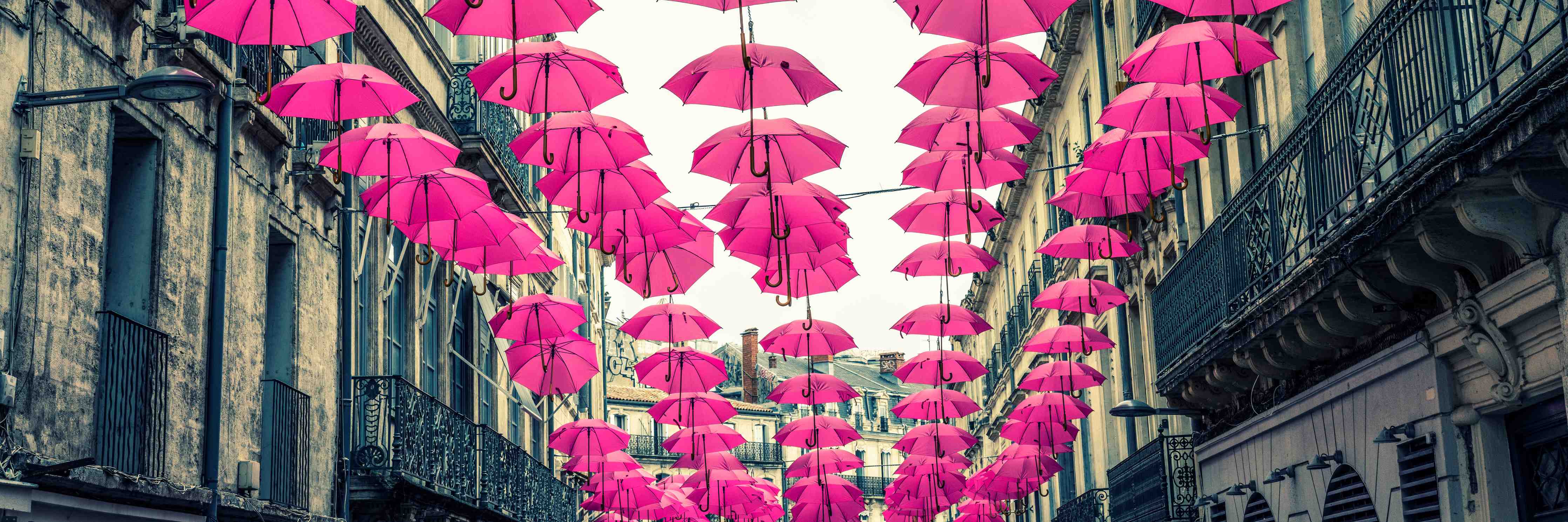 Wandverkleidung Flur-Pinke Schirme Straßendekoration