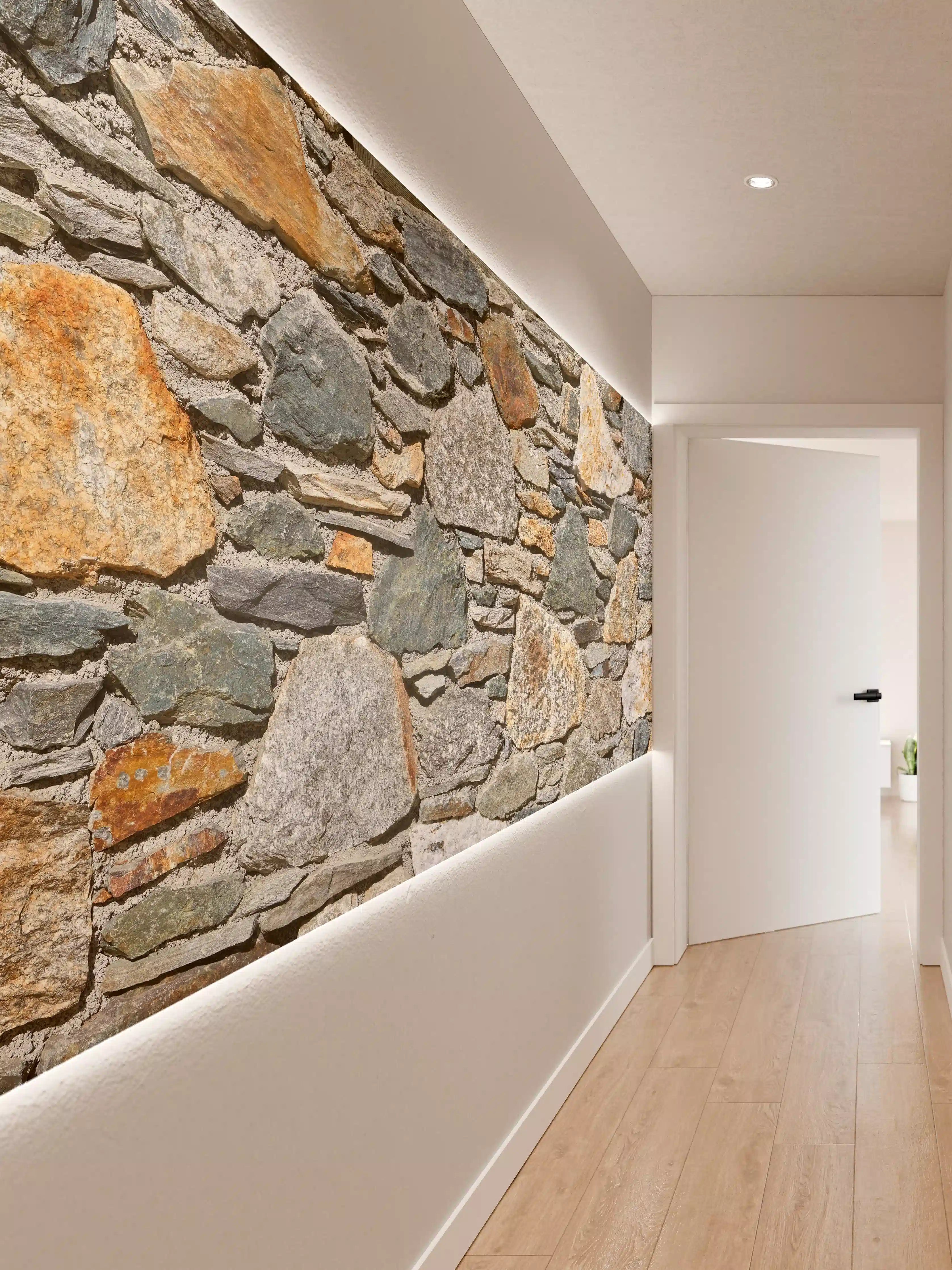 Wandverkleidung Flur - Rustikale Steinwand in Erdtönen
