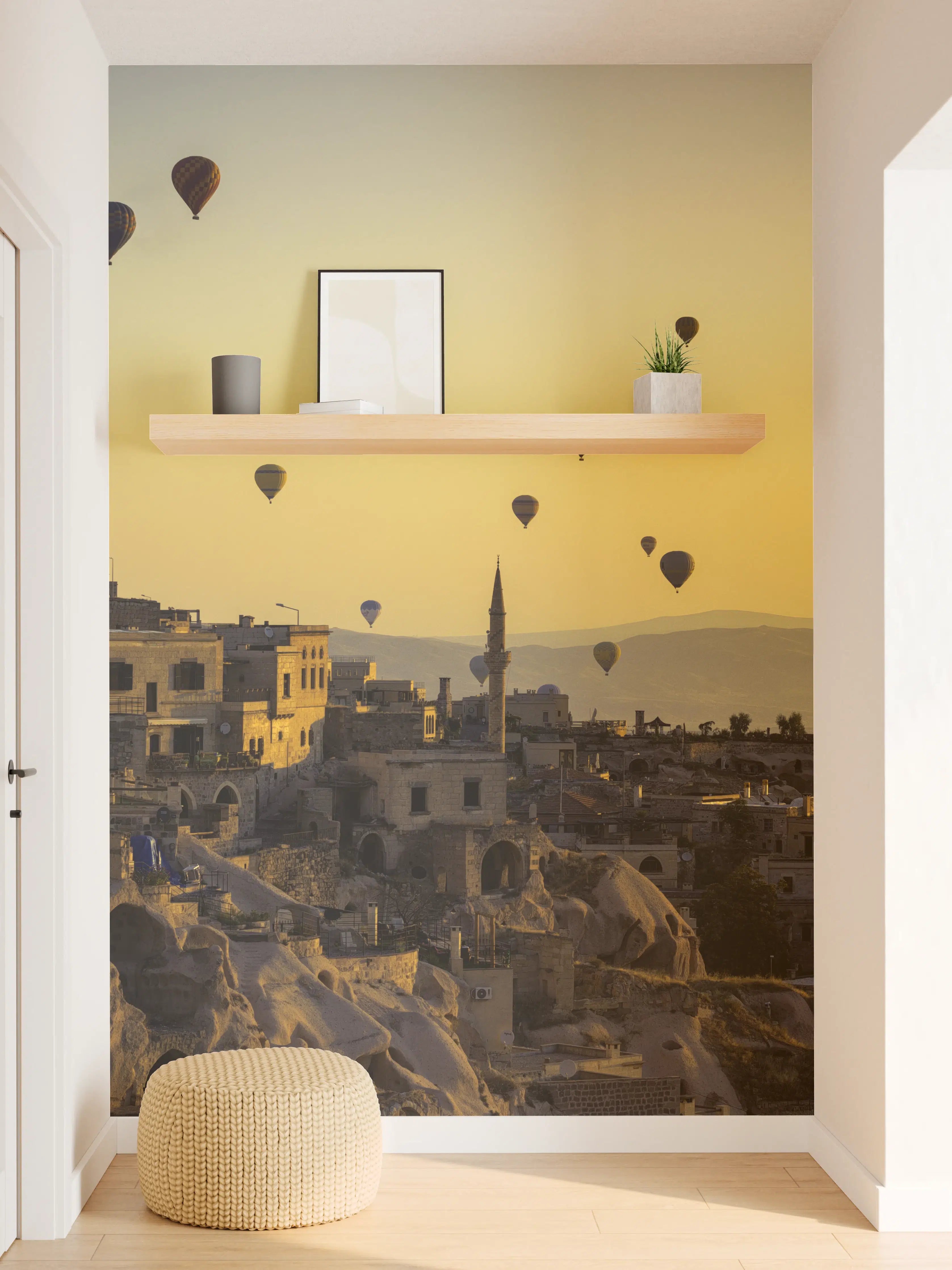 Wandverkleidung Flur - Sonnenaufgang über der Stadt mit Heißluftballons