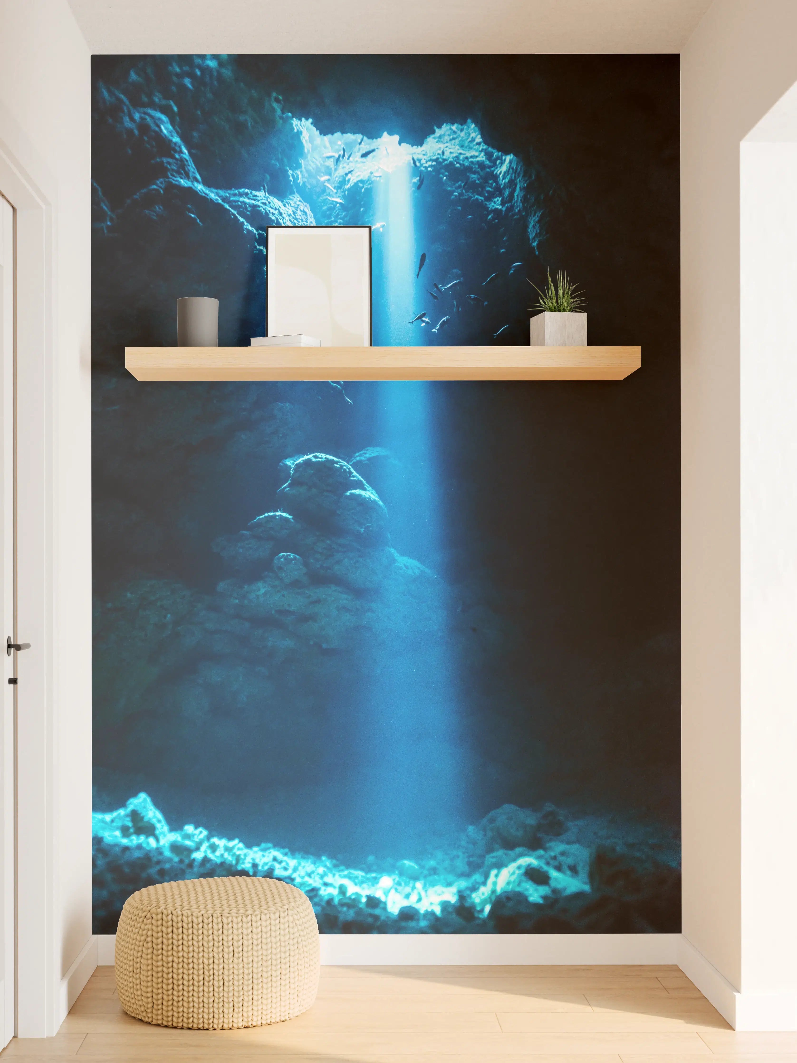 Wandverkleidung Flur - Sonnenstrahl in die Unterwasserhöhle im japanischen Ozean