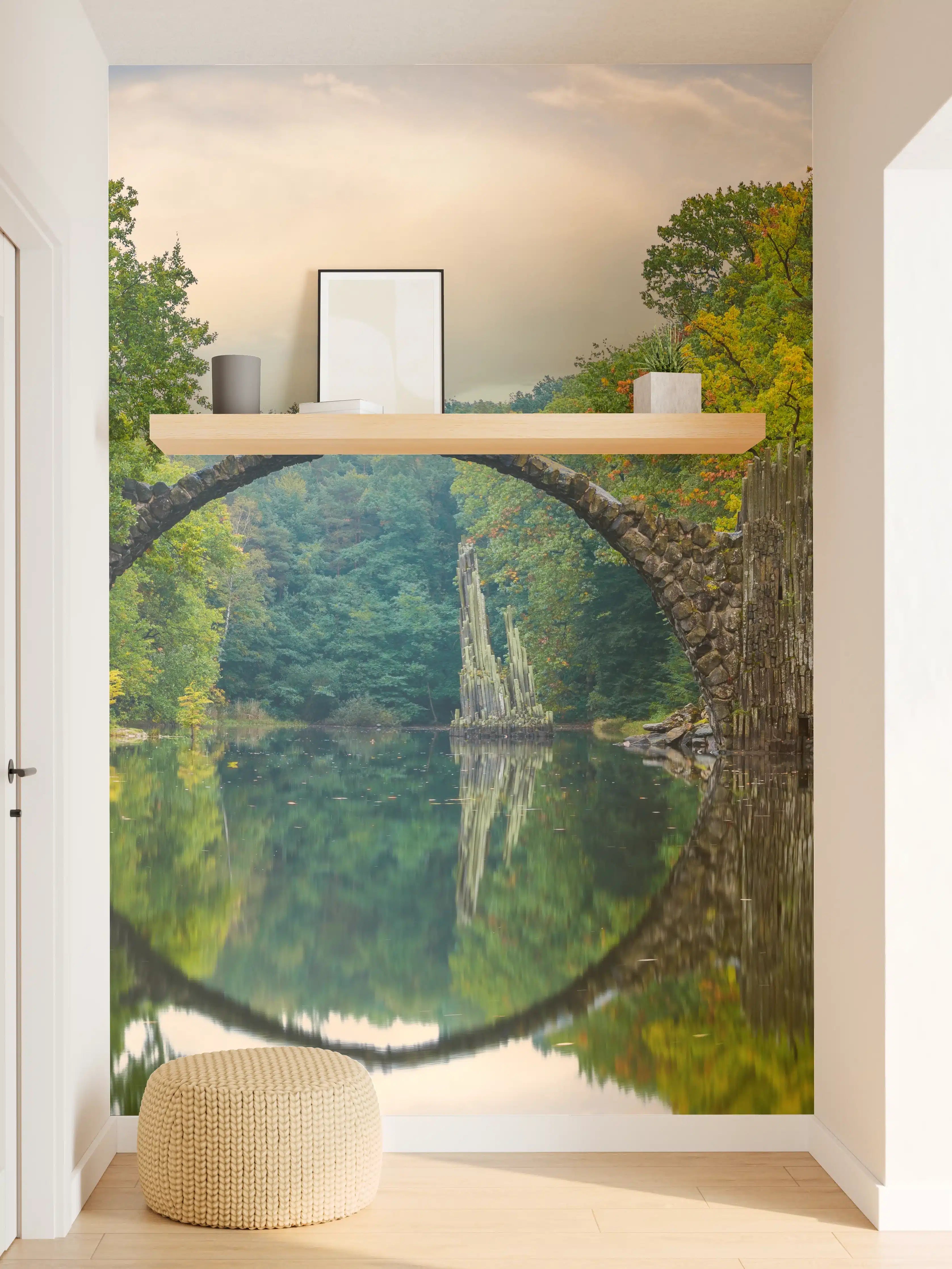 Wandverkleidung Flur - Steinbrücke über Fluss im Wald