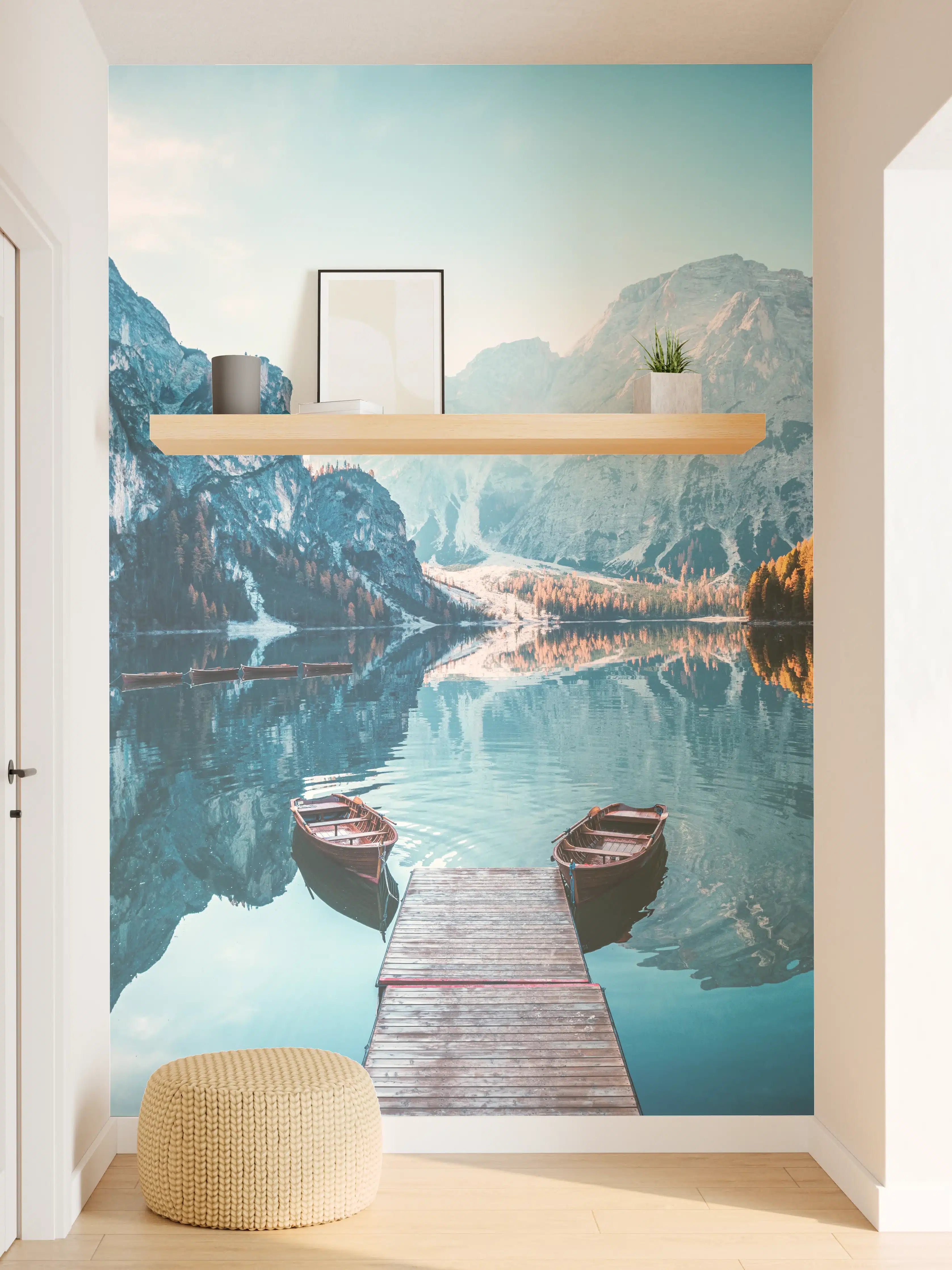 Wandverkleidung Flur - Stiller Bergsee im Grauweißlicht