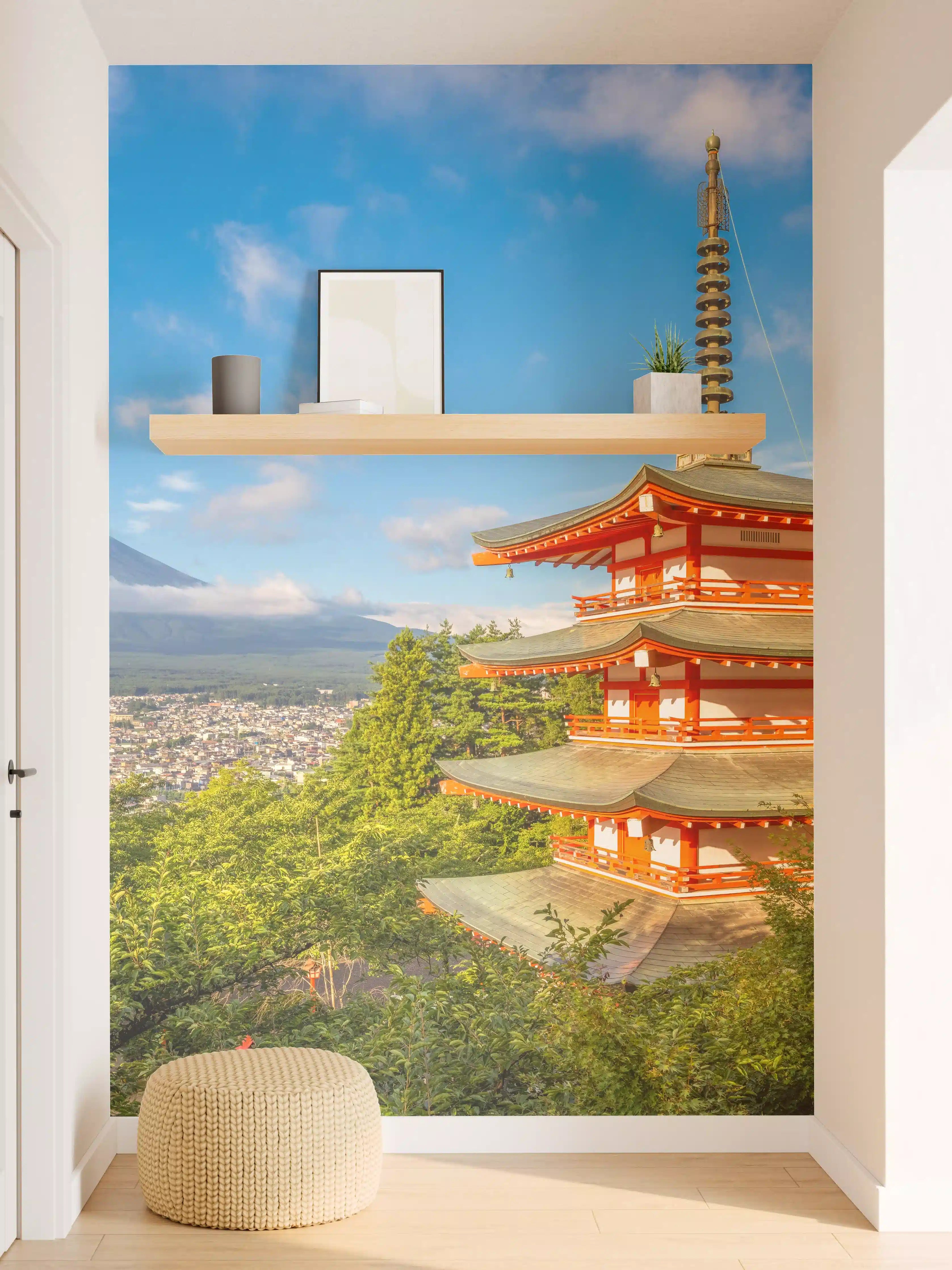 Wandverkleidung Flur - Traditionelle Pagode mit Bergblick in Japan
