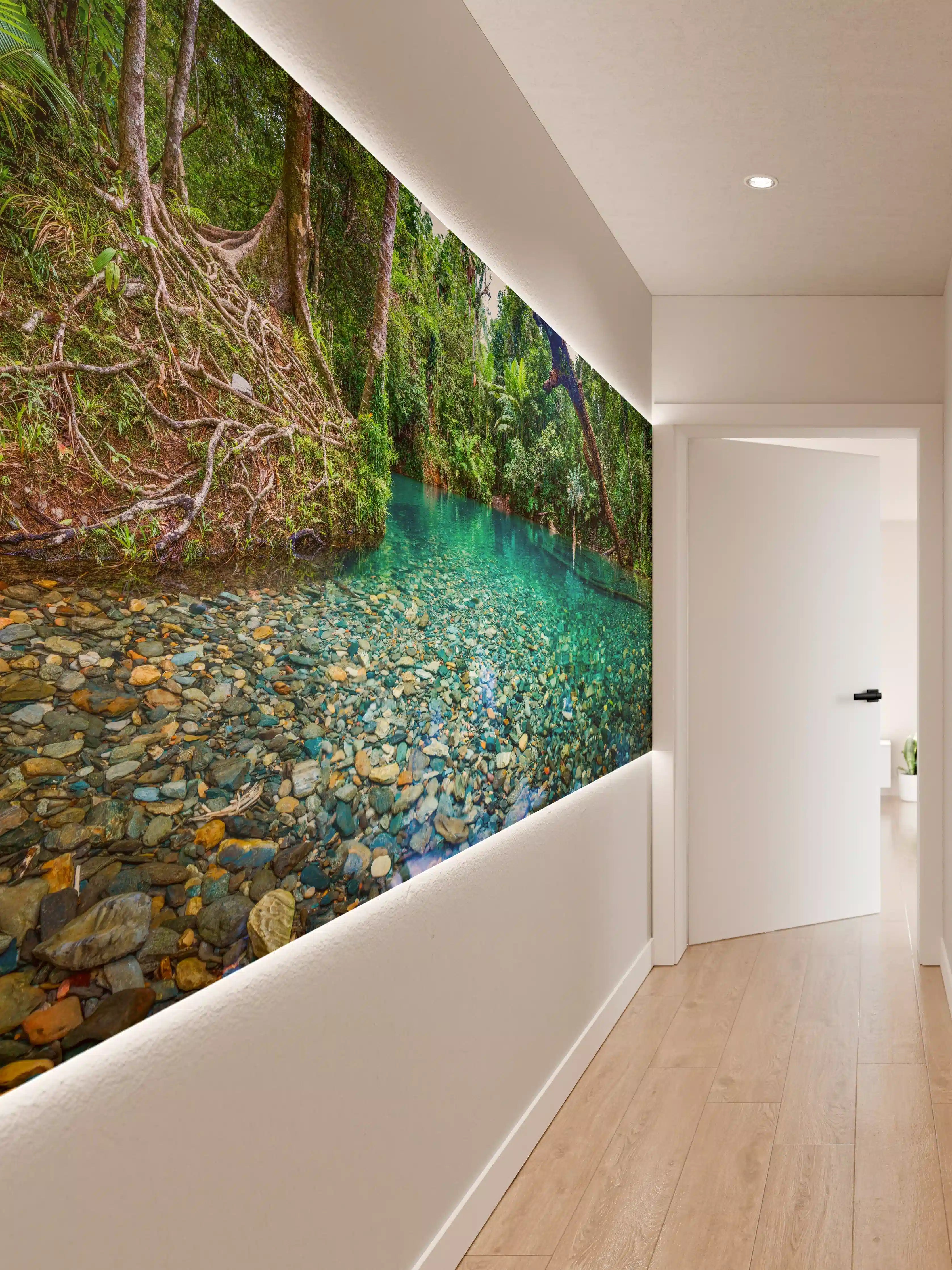 Wandverkleidung Flur - Tropischer Bach mit klarem Wasser