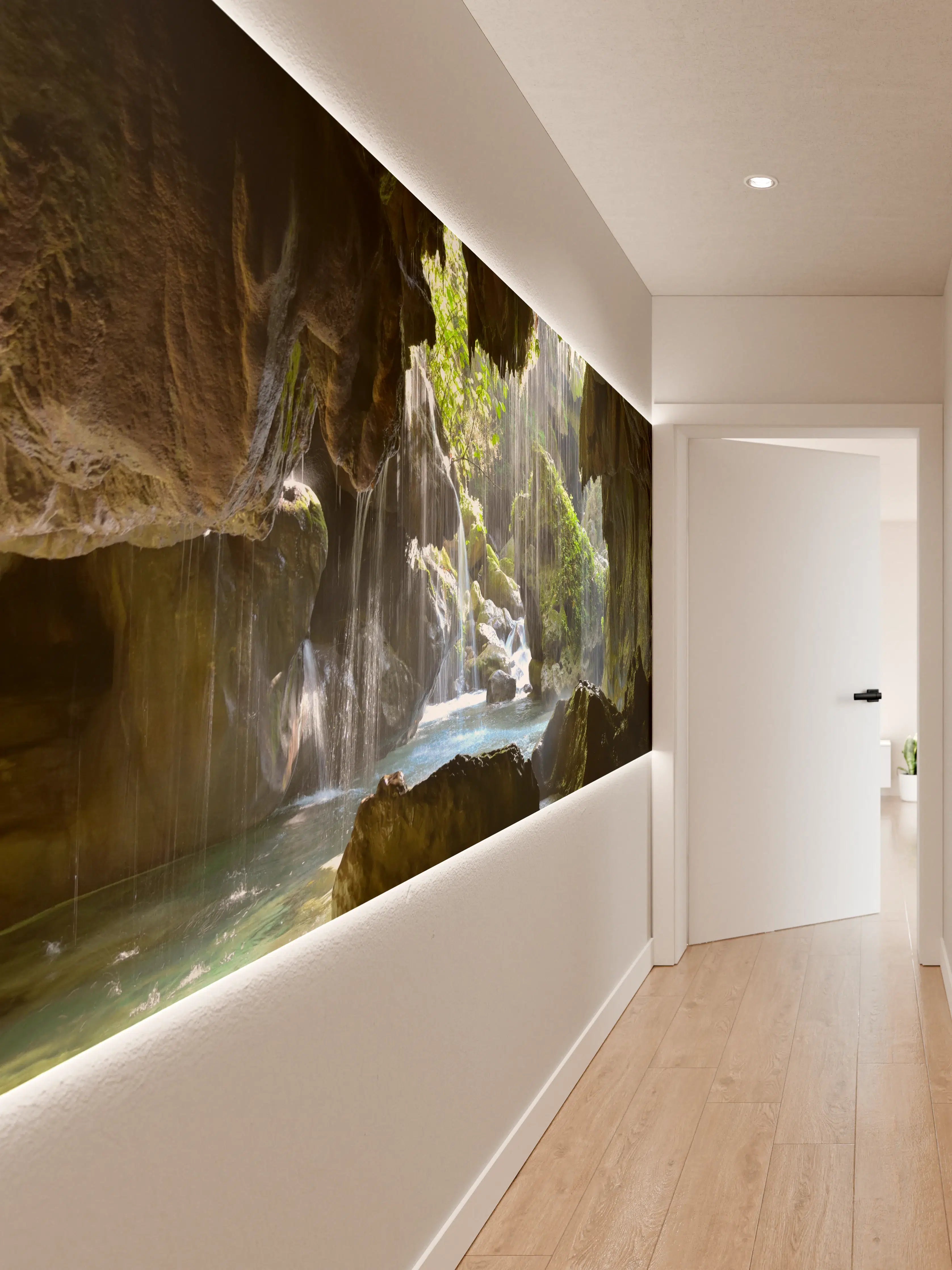 Wandverkleidung Flur - Verborgene Wasserhöhle im Grünen