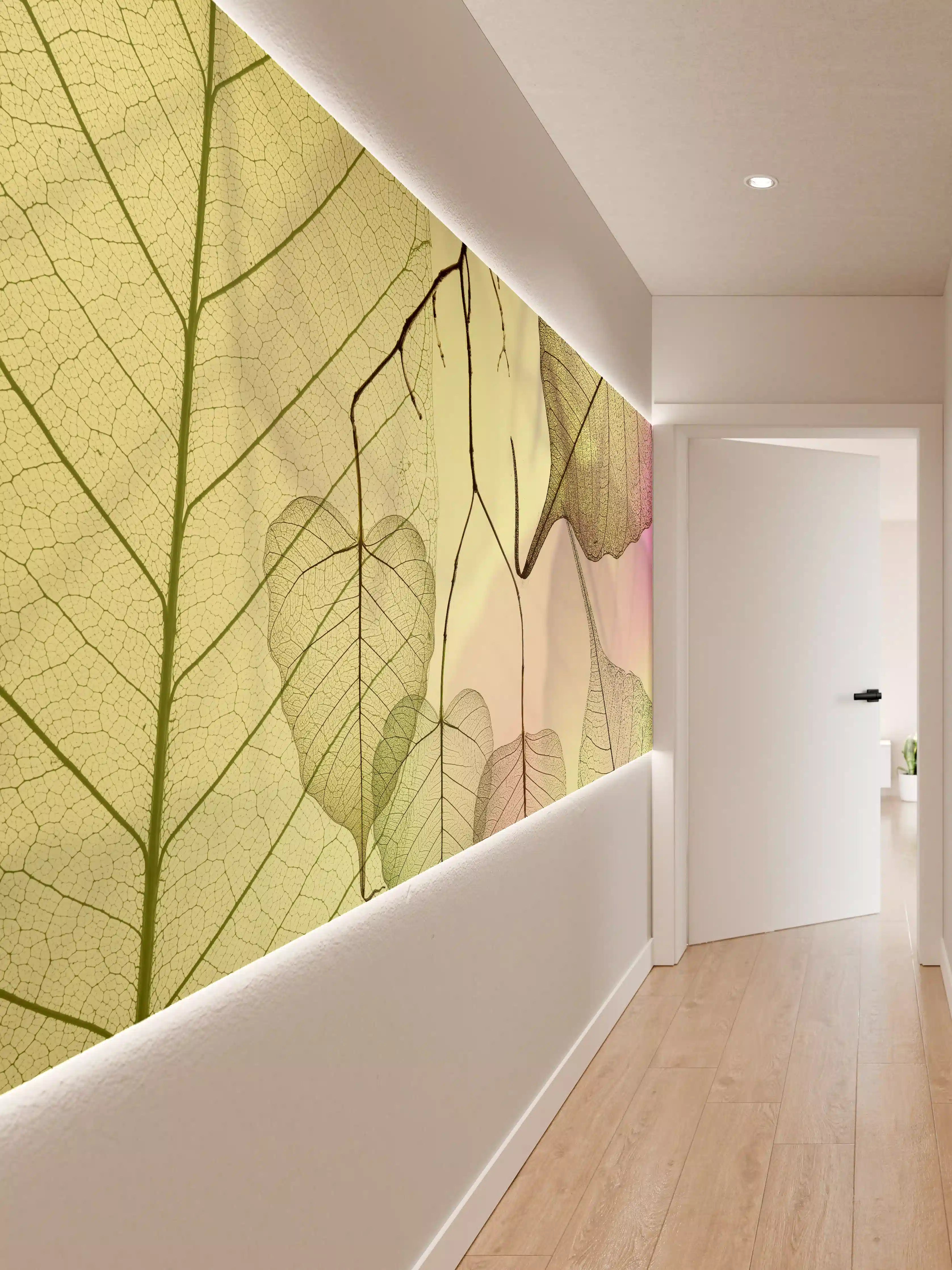 Wandverkleidung Flur - Zarte Blätter mit bunter Hintergrundbeleuchtung
