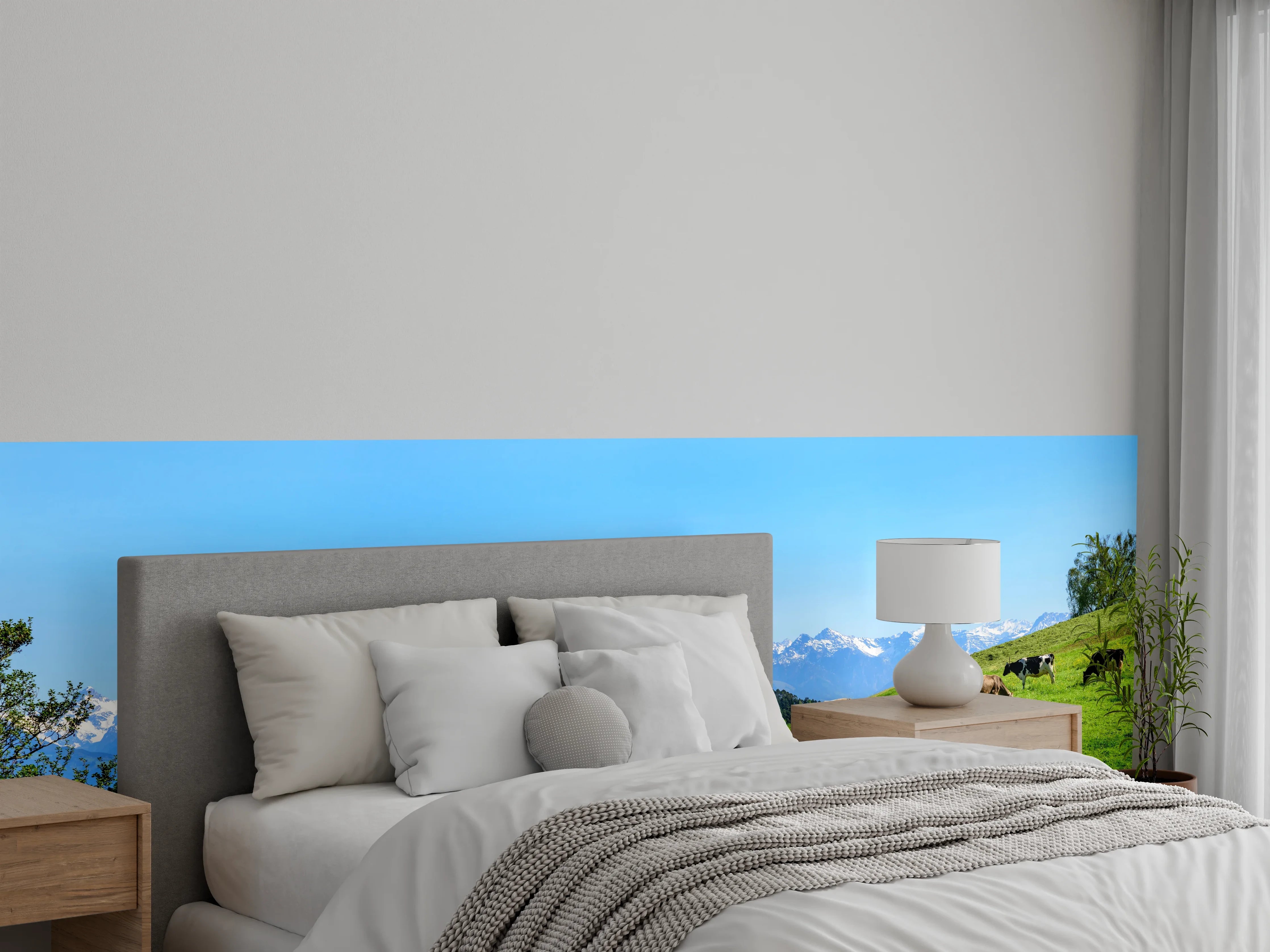 Wandverkleidung Schlafzimmer - Almwiese mit Kühen und Alpenblick