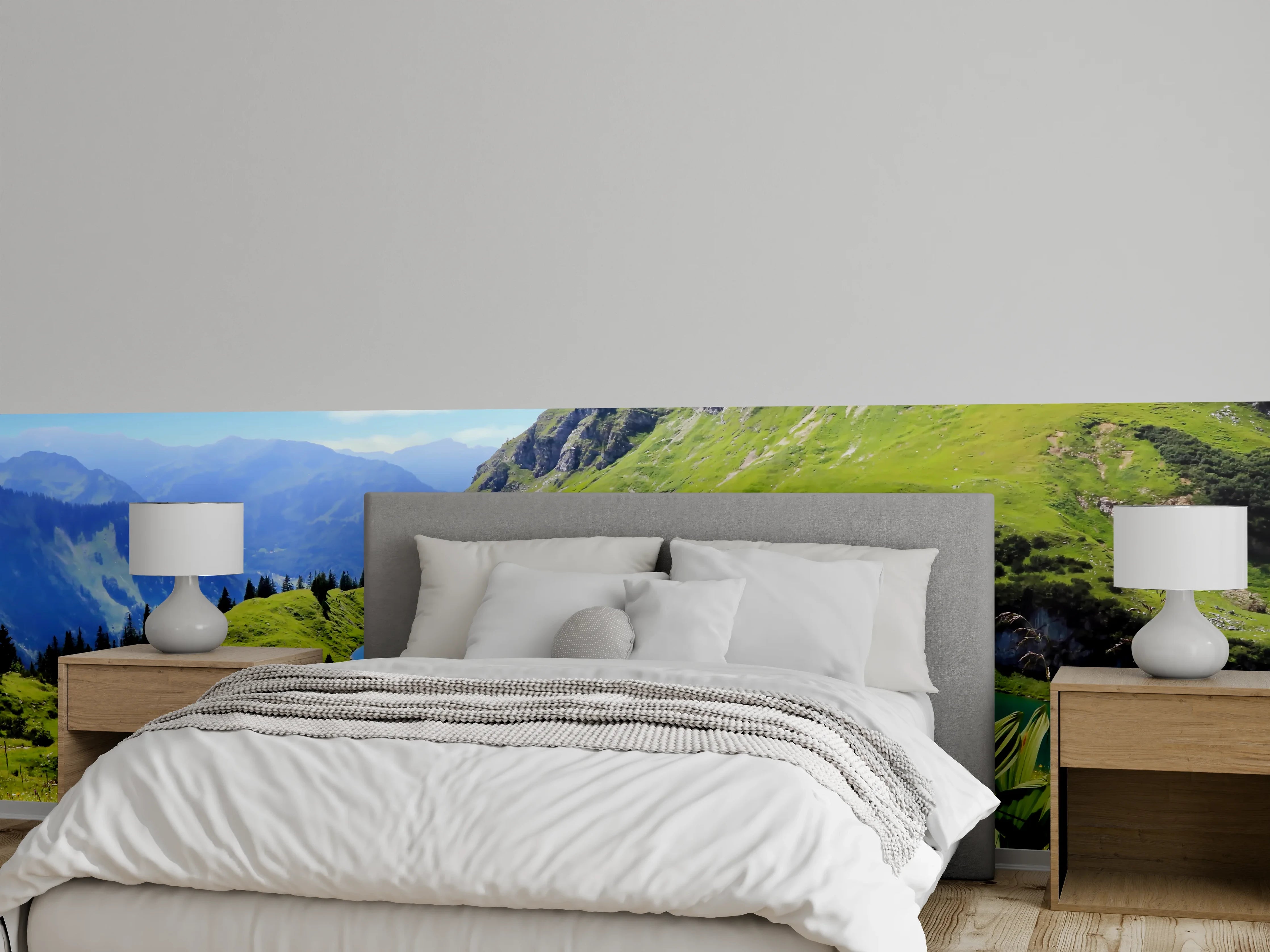 Wandverkleidung Schlafzimmer - Alpenidylle mit Bergsee und Blumenwiese