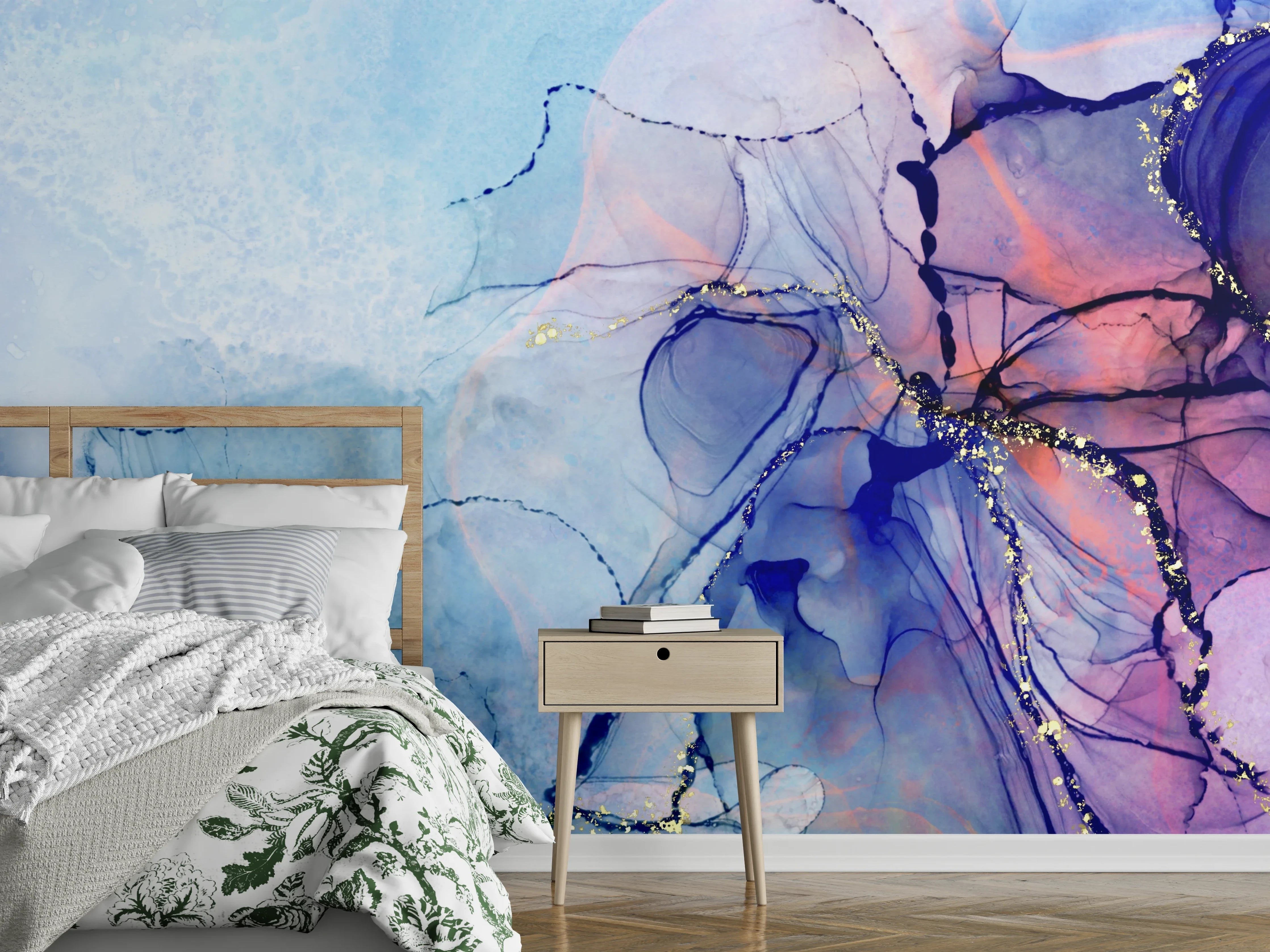 Wandverkleidung Schlafzimmer - Aquarell-Optik Blau Lila mit Gold-Akzent
