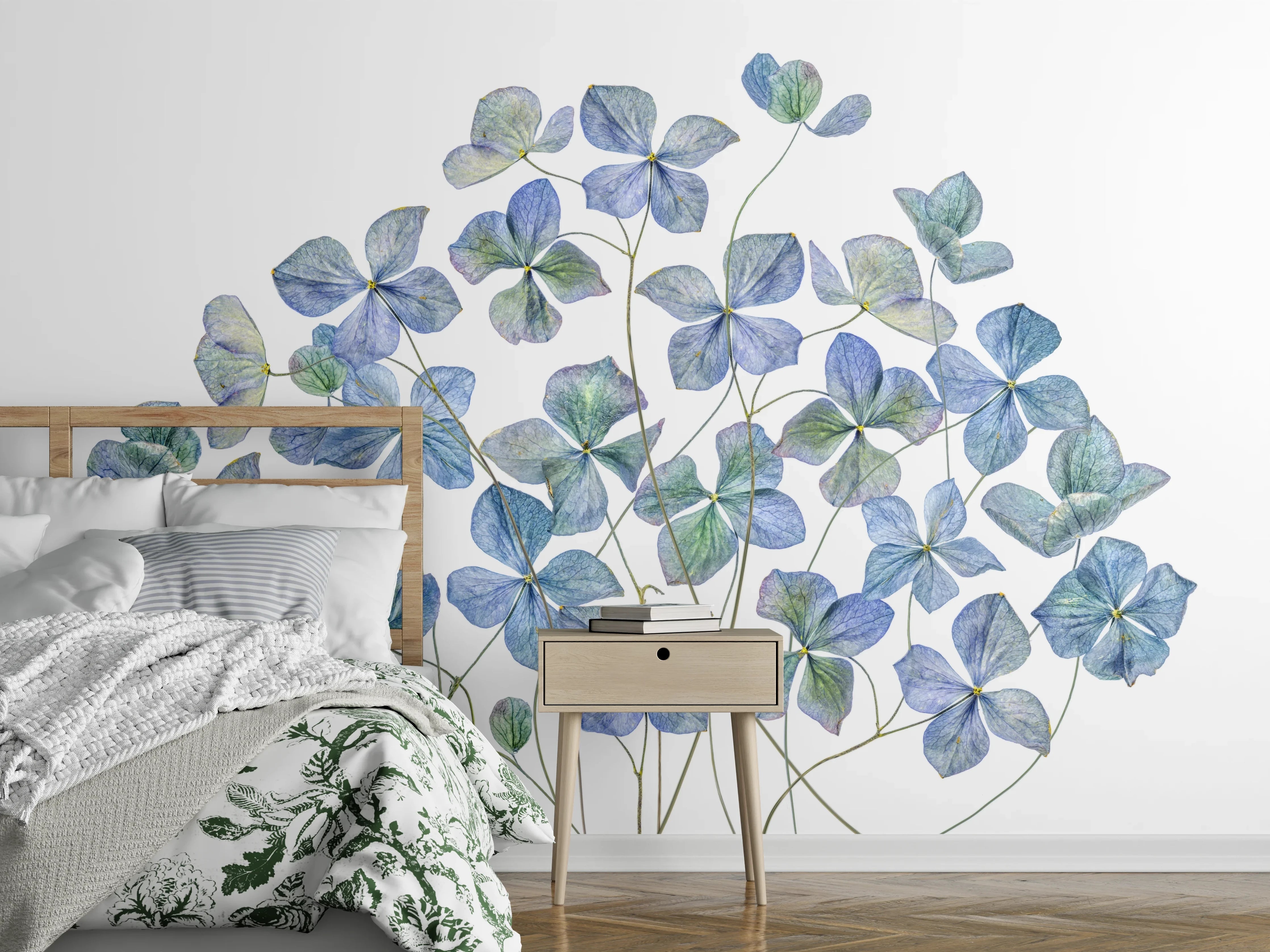 Wandverkleidung Schlafzimmer - Aquarellblaue Blüten Illustration