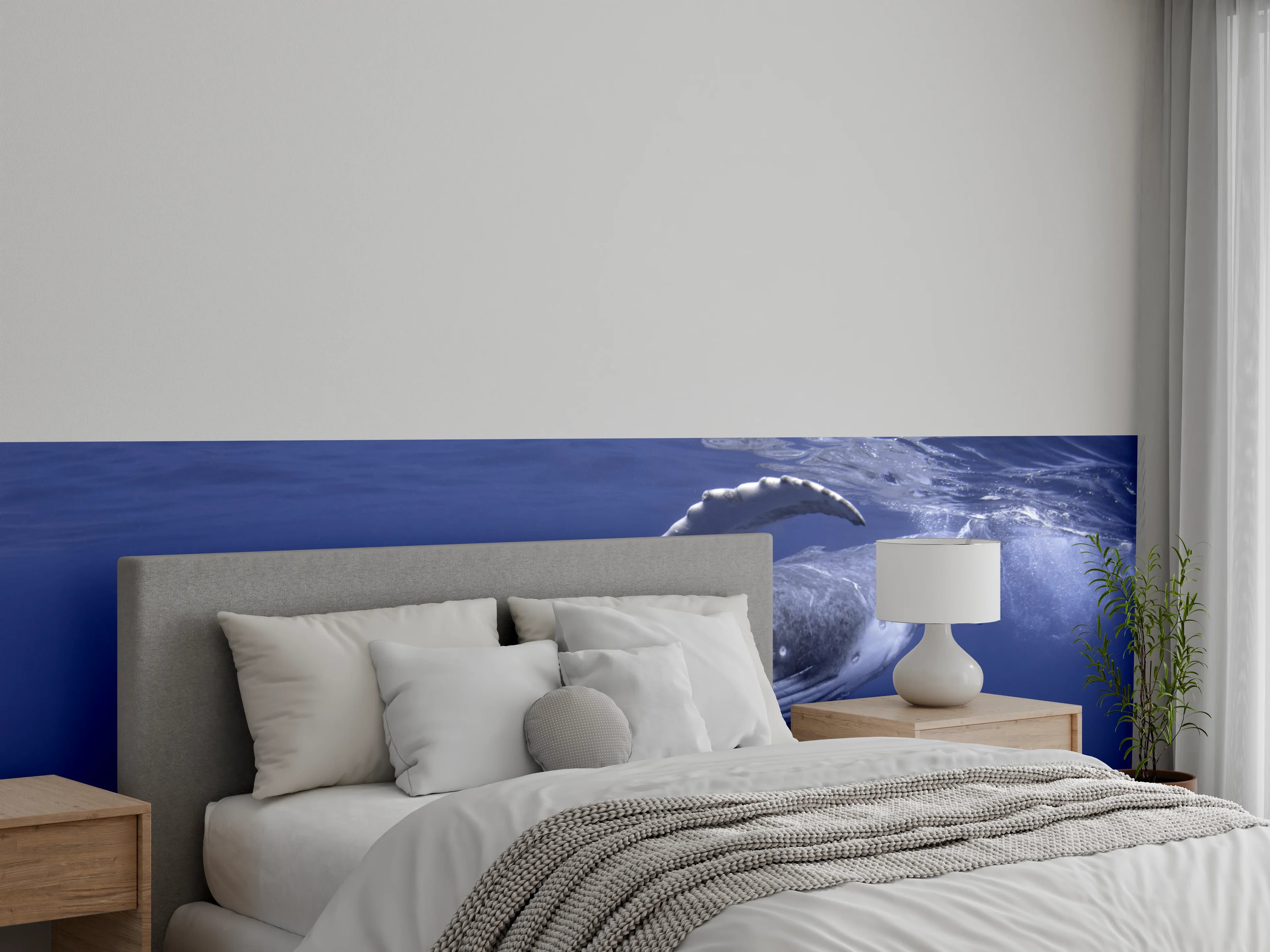 Wandverkleidung Schlafzimmer - Baby-Buckelwal-Kalb im blauen Wasser