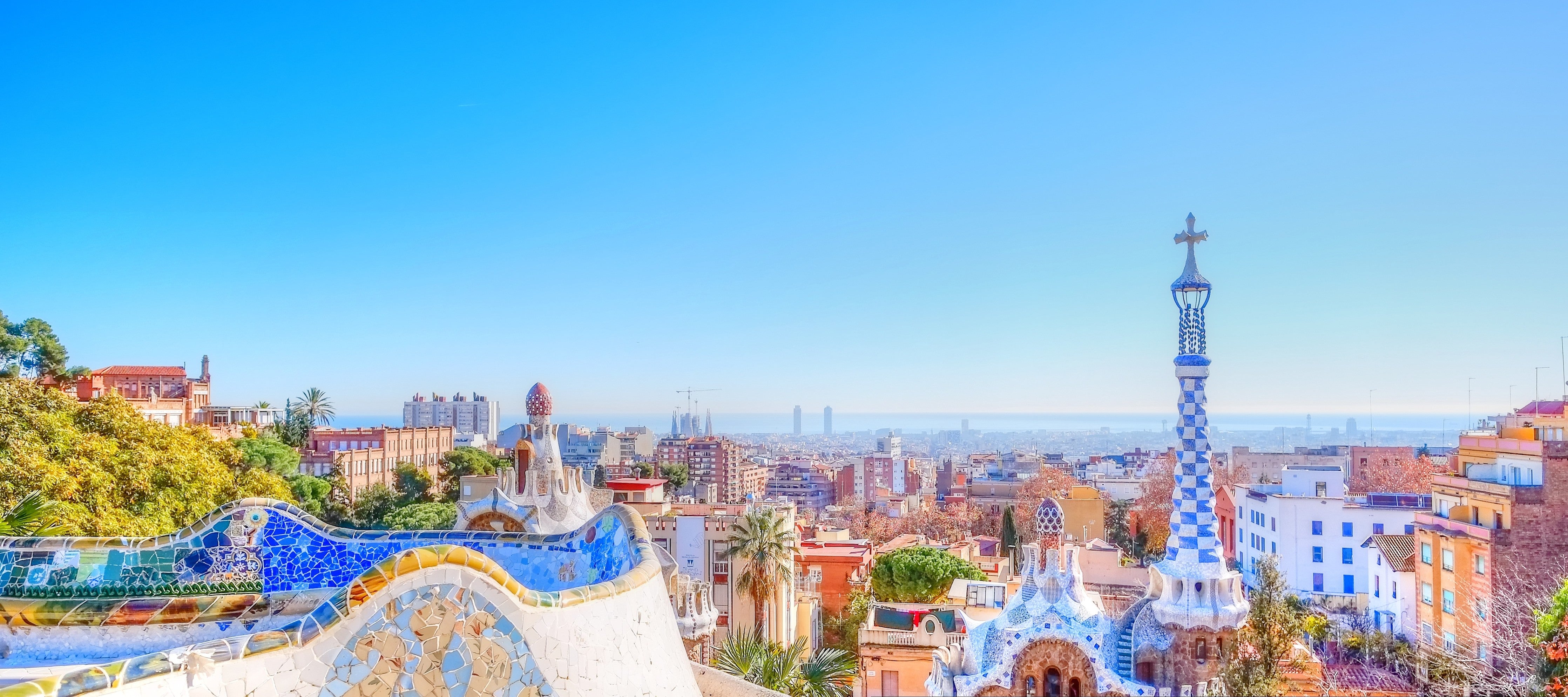 Wandverkleidung Schlafzimmer-Barcelona Panorama: Park Güell und Skyline