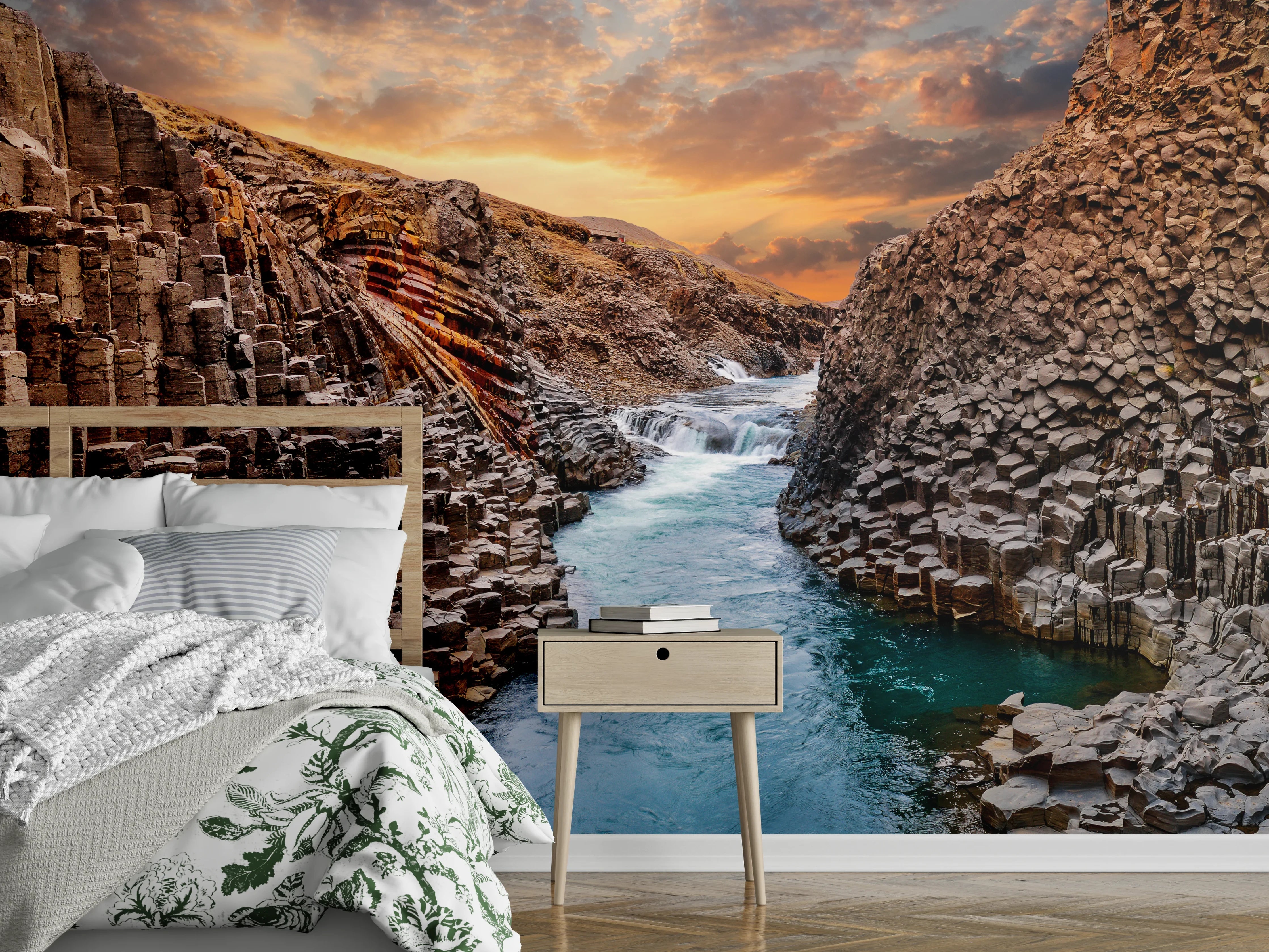 Wandverkleidung Schlafzimmer - Basalt-Schlucht im Sonnenuntergang