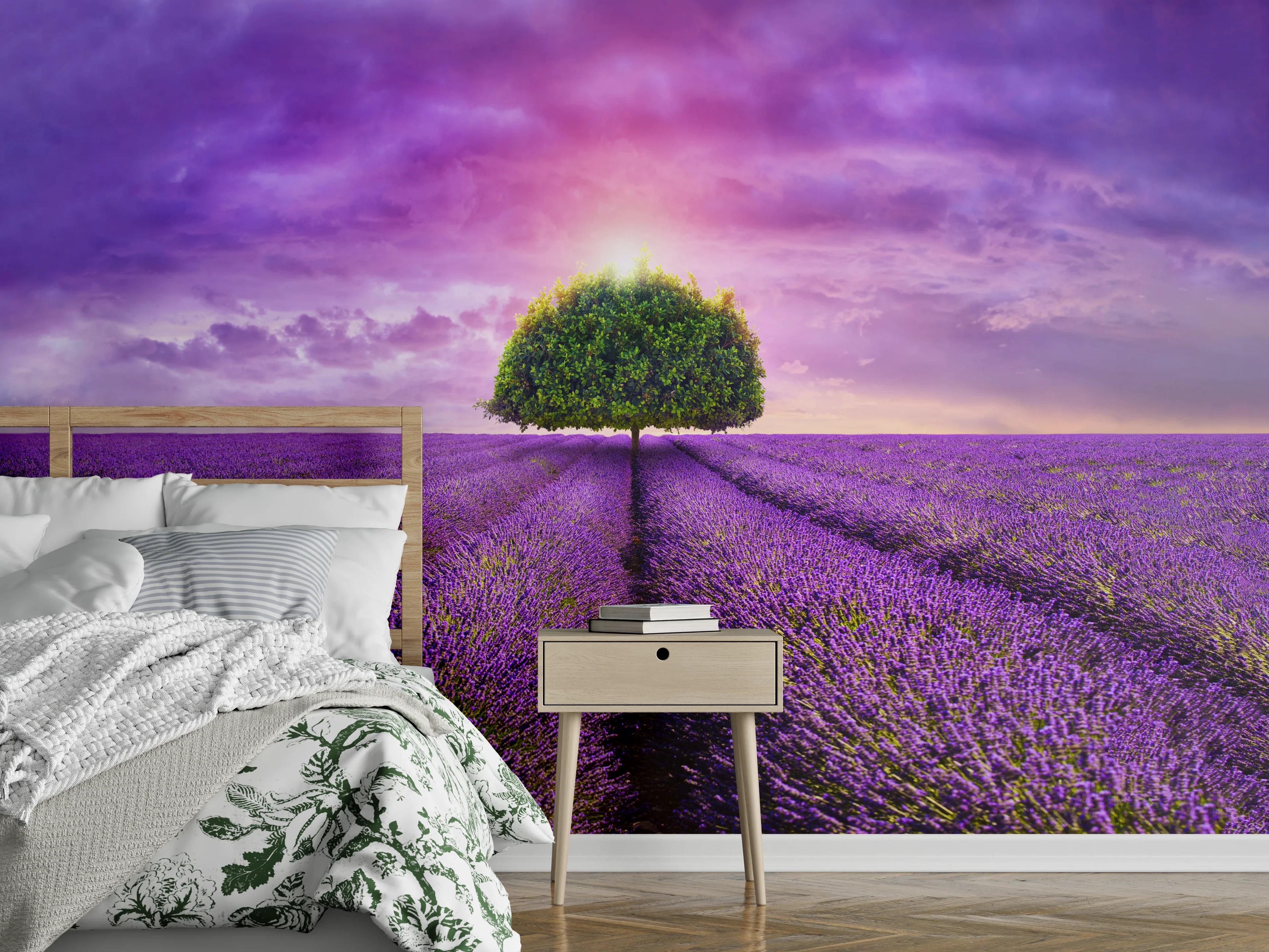 Wandverkleidung Schlafzimmer - Baum im schönen lavendel Feld