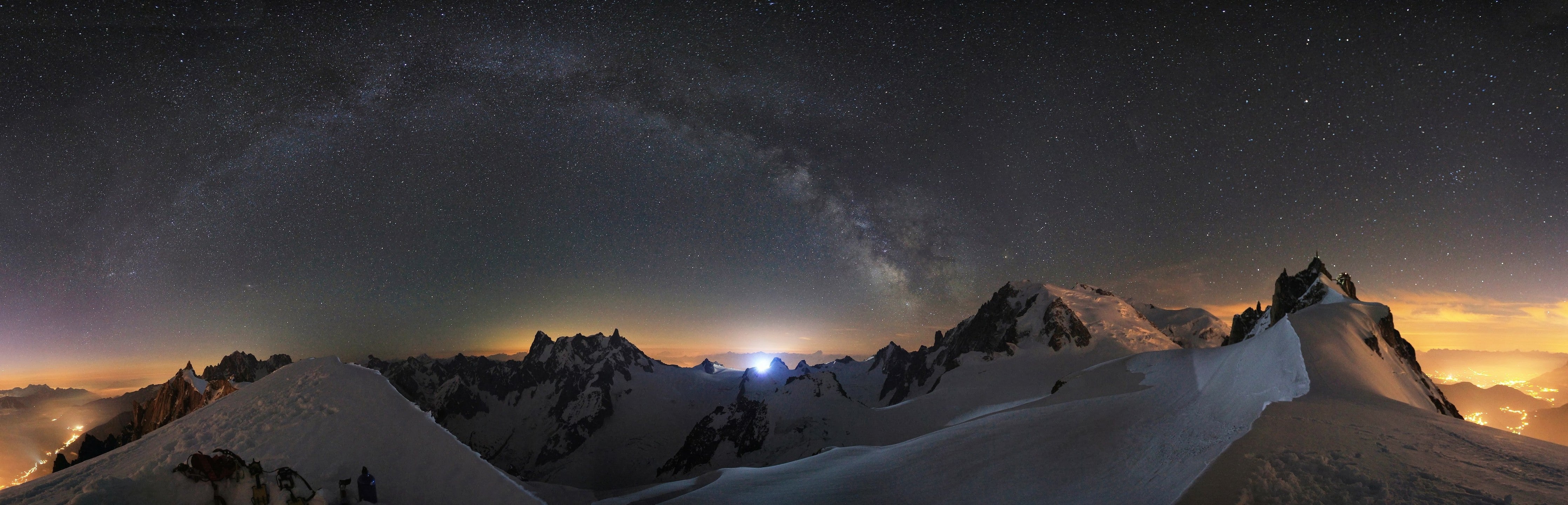 Wandverkleidung Schlafzimmer-Beeindruckende Bergpanorama bei Sternenhimmel