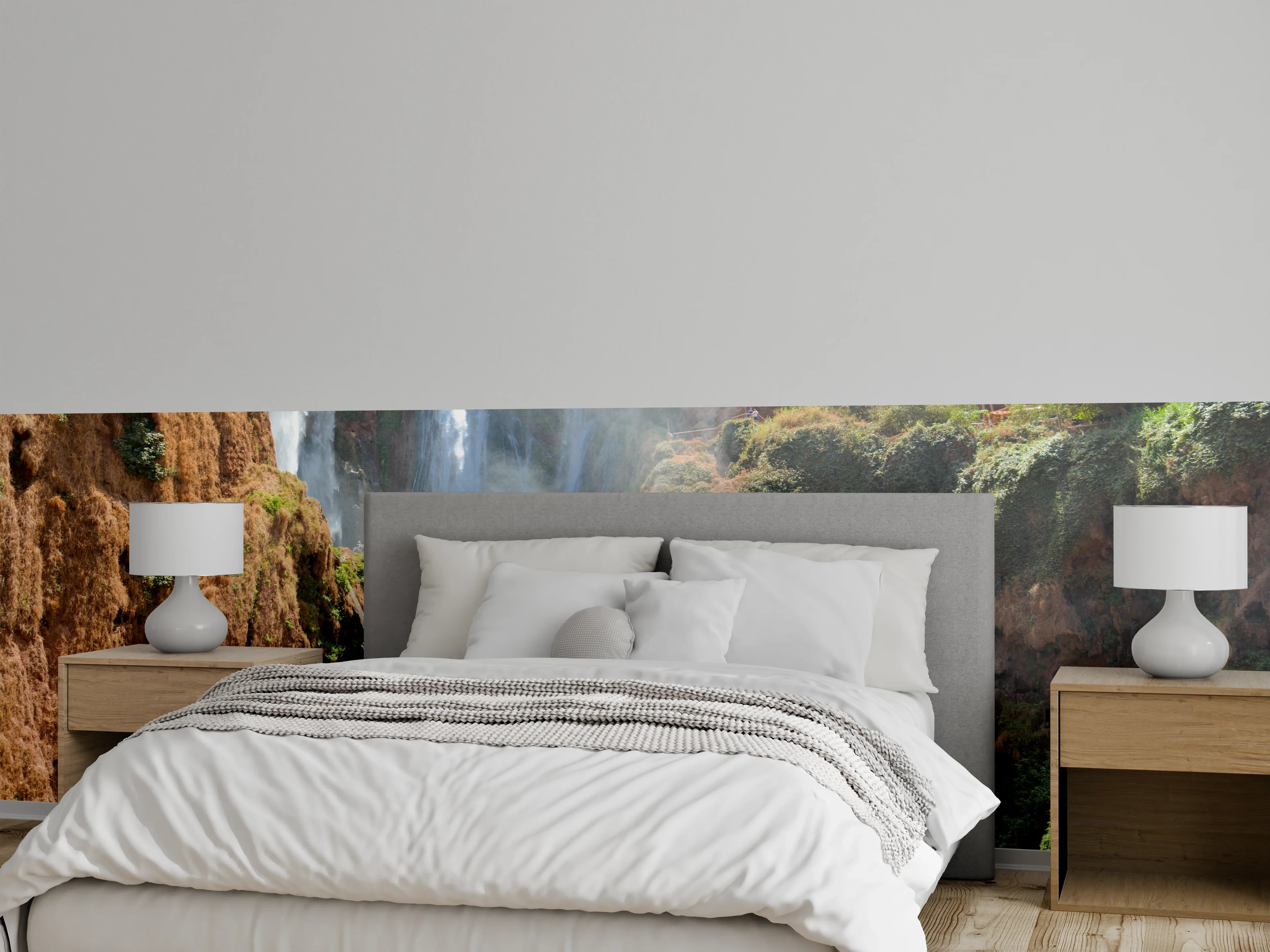 Wandverkleidung Schlafzimmer - Beeindruckender Wasserfall in Naturkulisse
