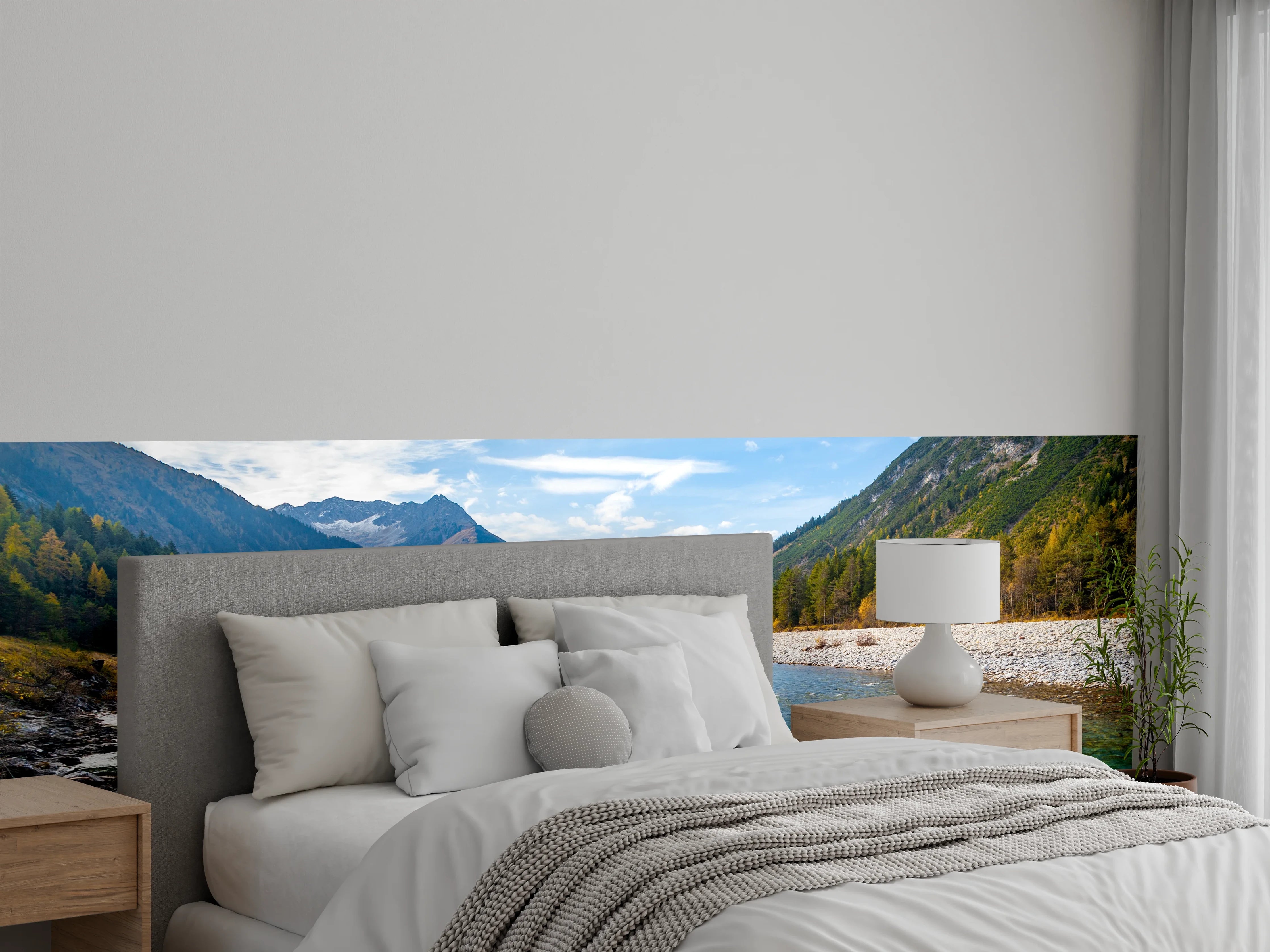 Wandverkleidung Schlafzimmer - Bergfluss Naturidylle unter blauem Himmel
