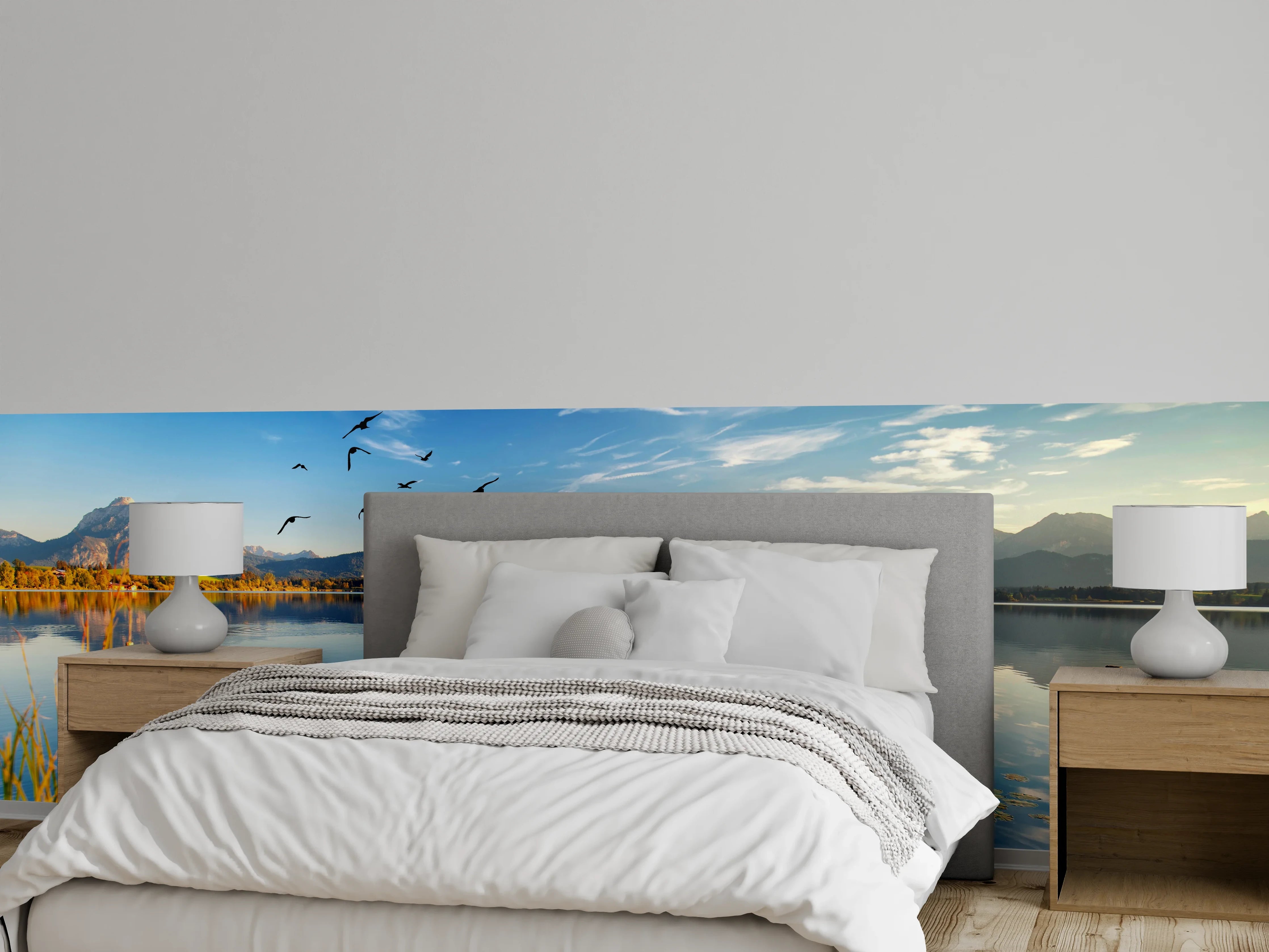 Wandverkleidung Schlafzimmer - Bergsee-Panorama mit Holzsteg