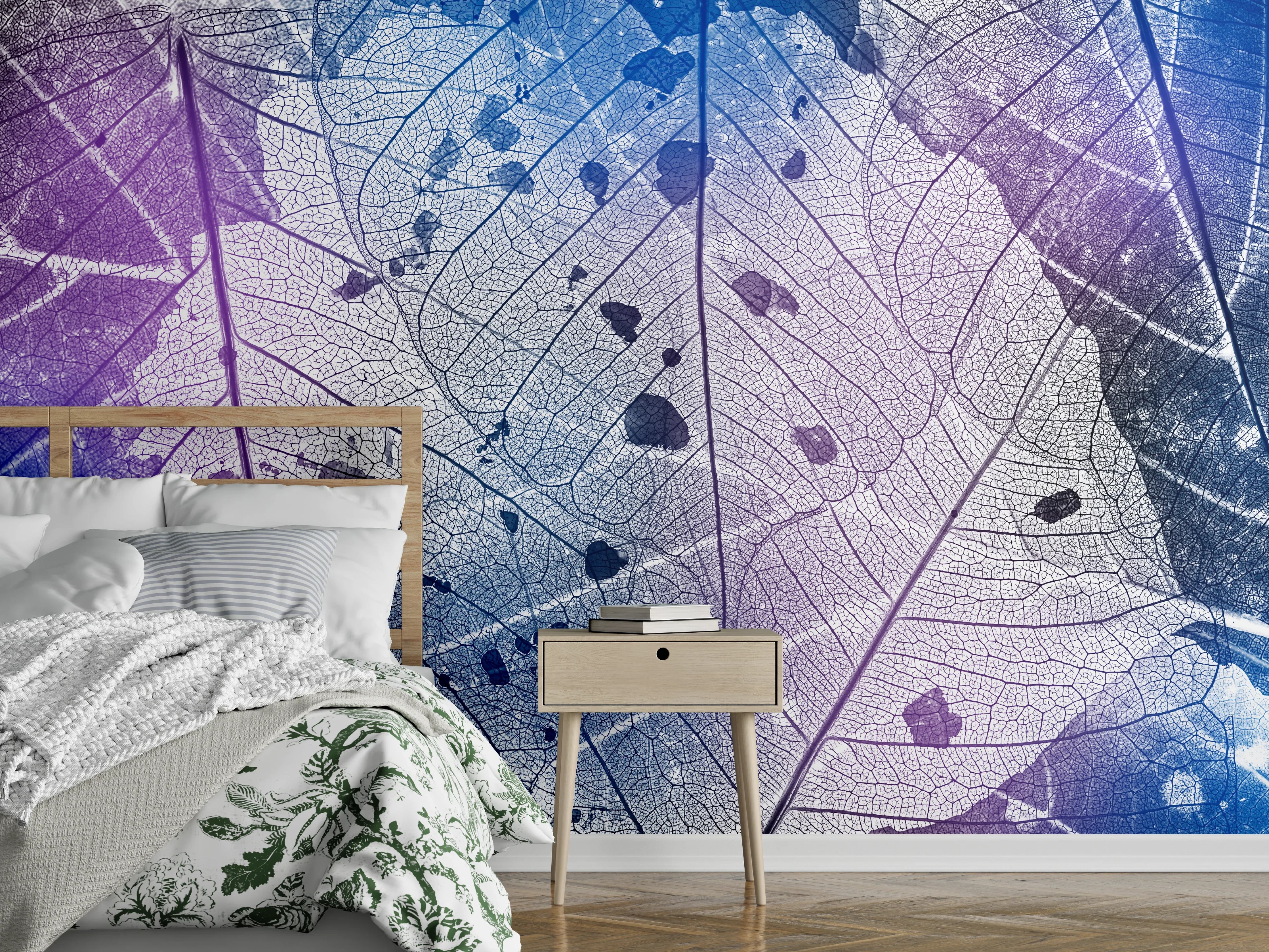 Wandverkleidung Schlafzimmer - Blattstruktur in Blau und Violett