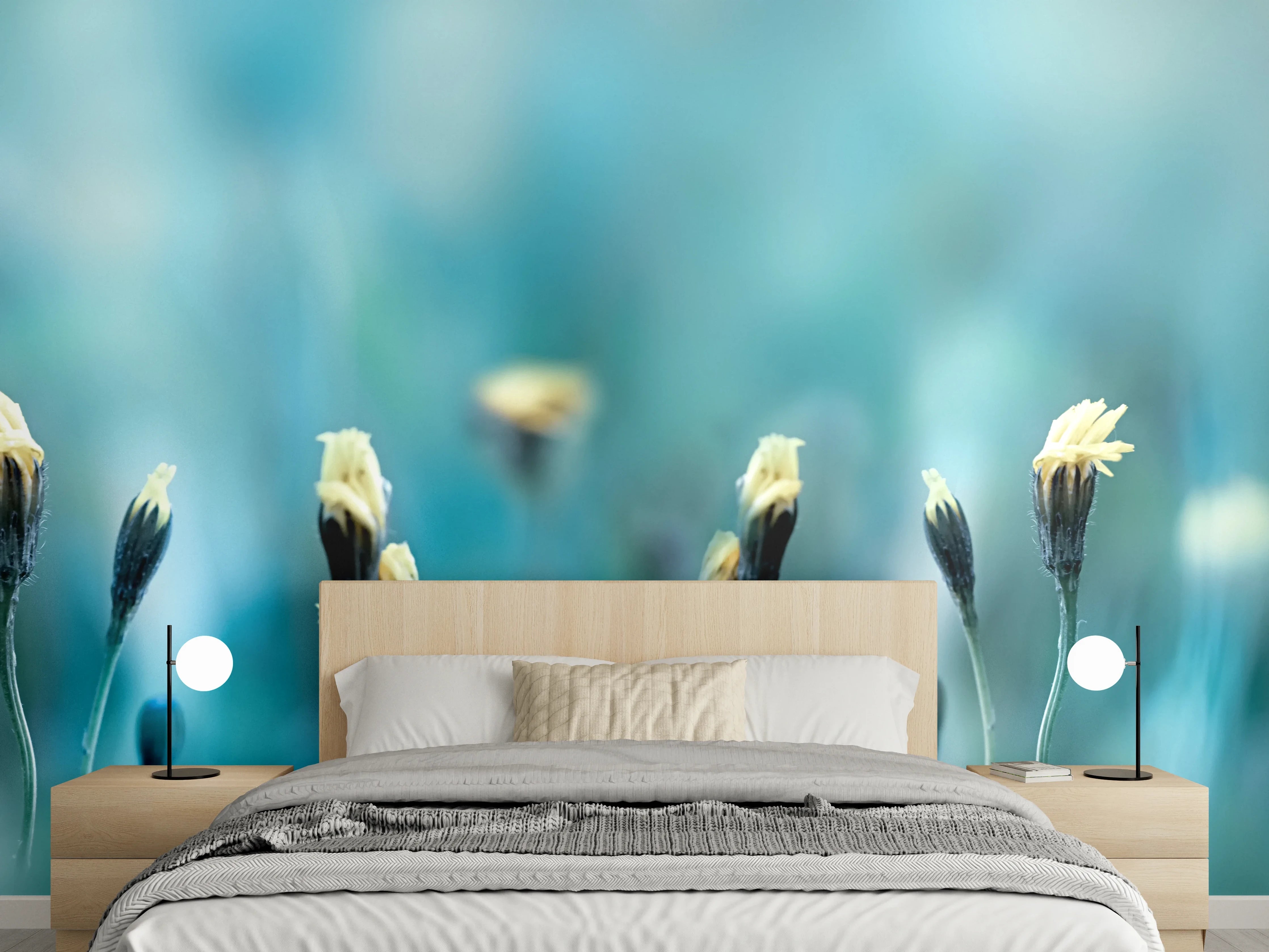 Wandverkleidung Schlafzimmer - Blau-Gelbe Wildblumen im Morgenlicht