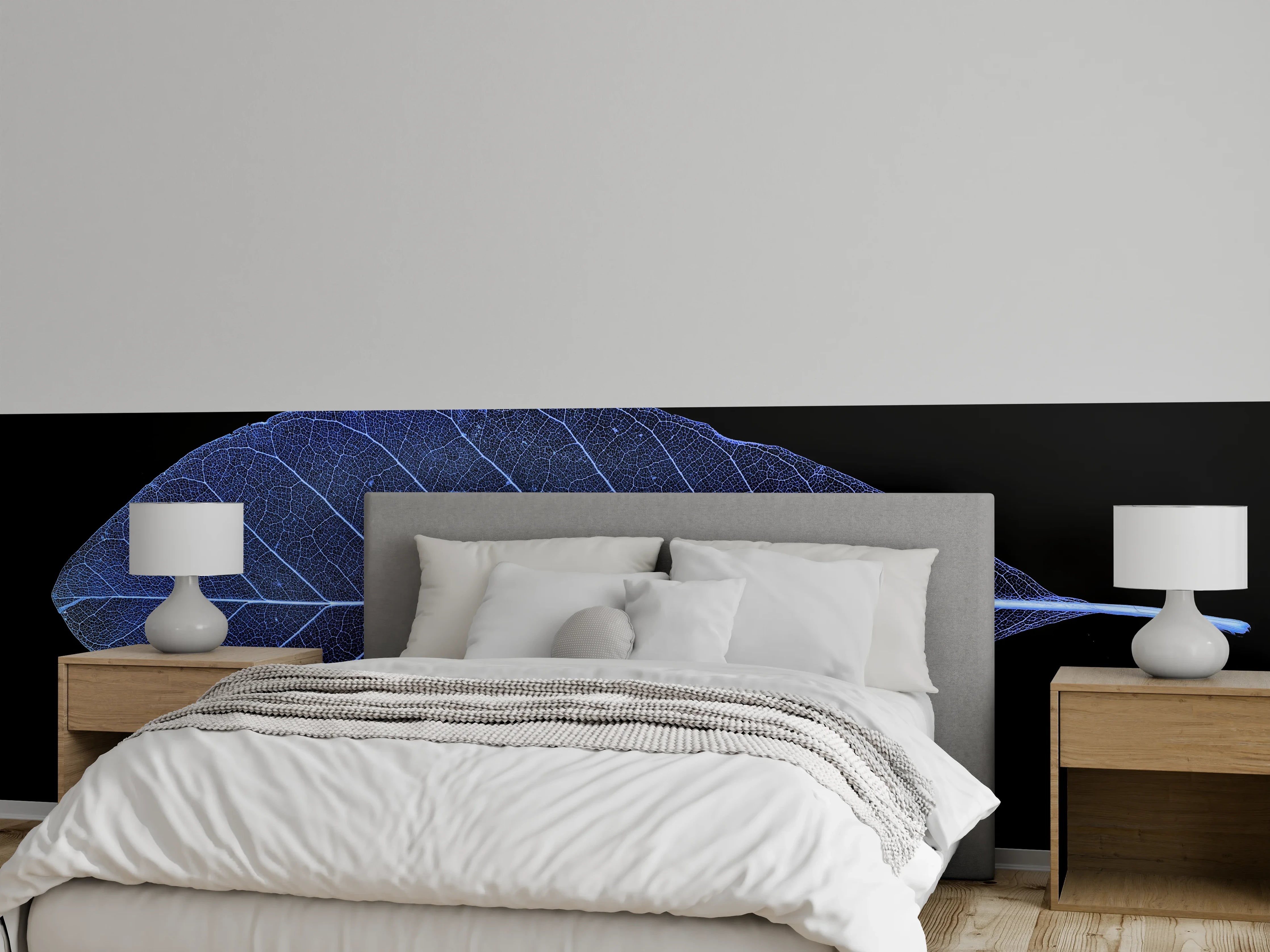 Wandverkleidung Schlafzimmer - Blau leuchtendes Blattskelett auf Schwarz