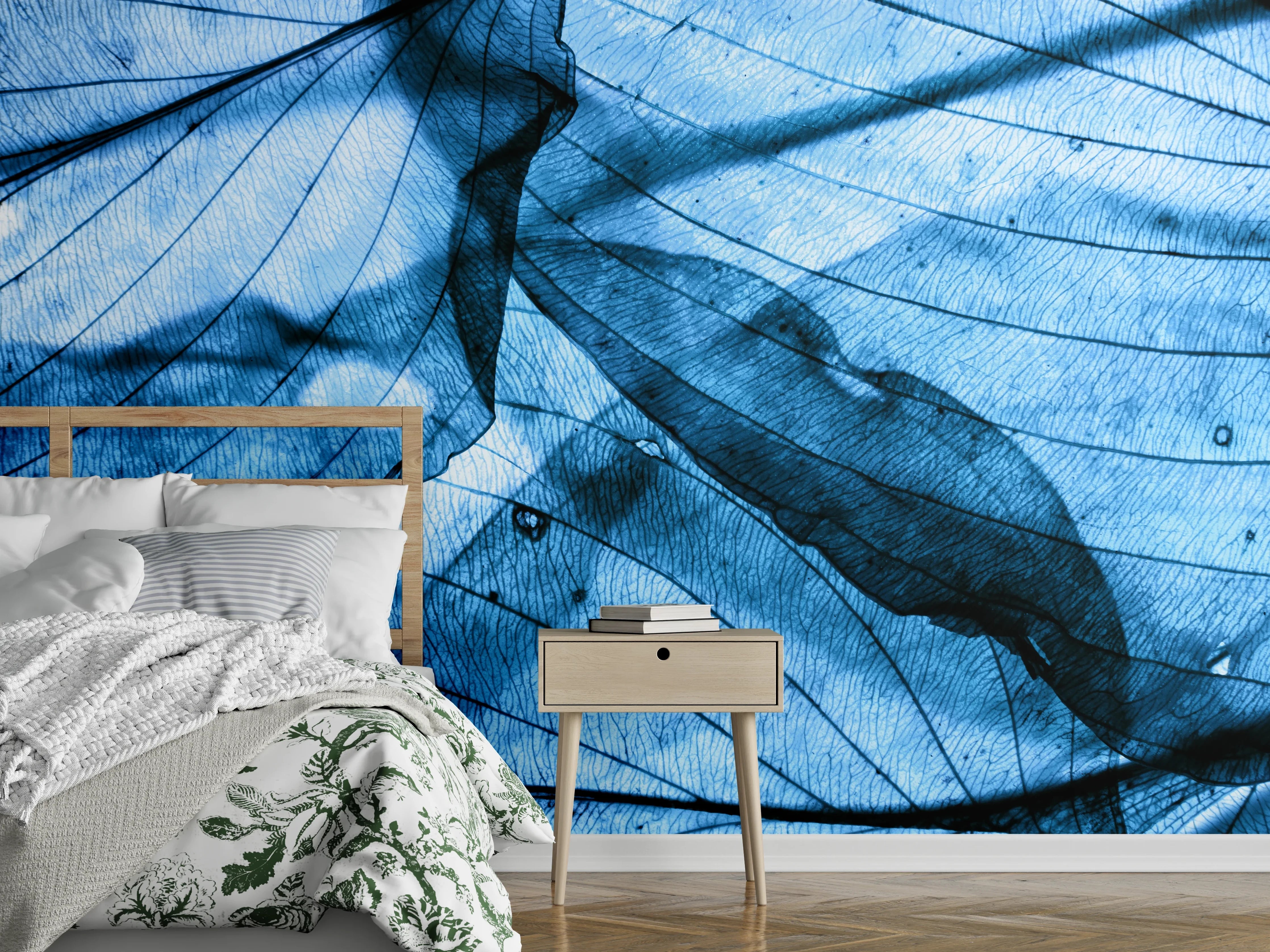 Wandverkleidung Schlafzimmer - Blau transparentes Blattmuster modern