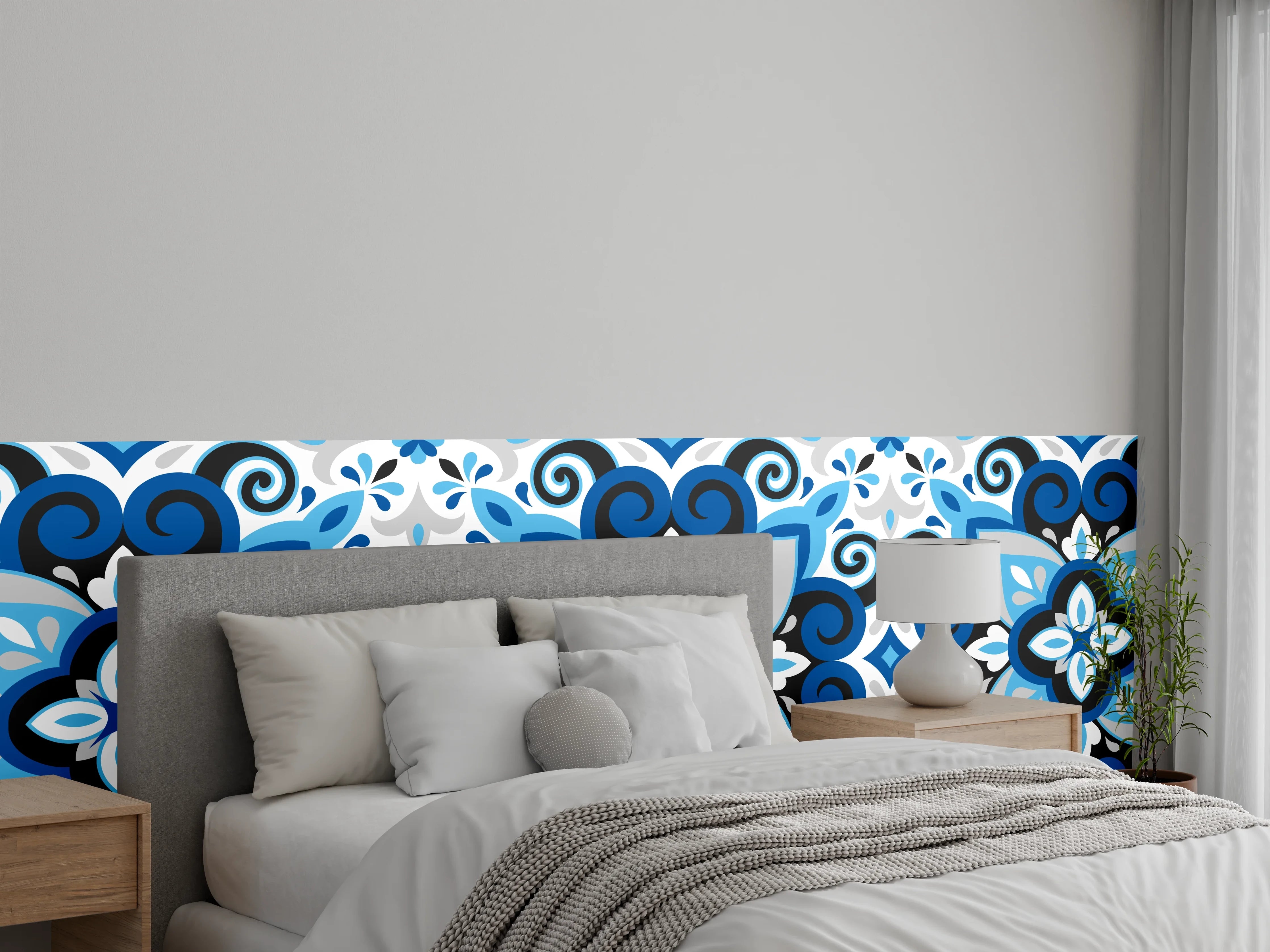 Wandverkleidung Schlafzimmer - Blau-weißes Musterdesign mit subtilen Grautönen