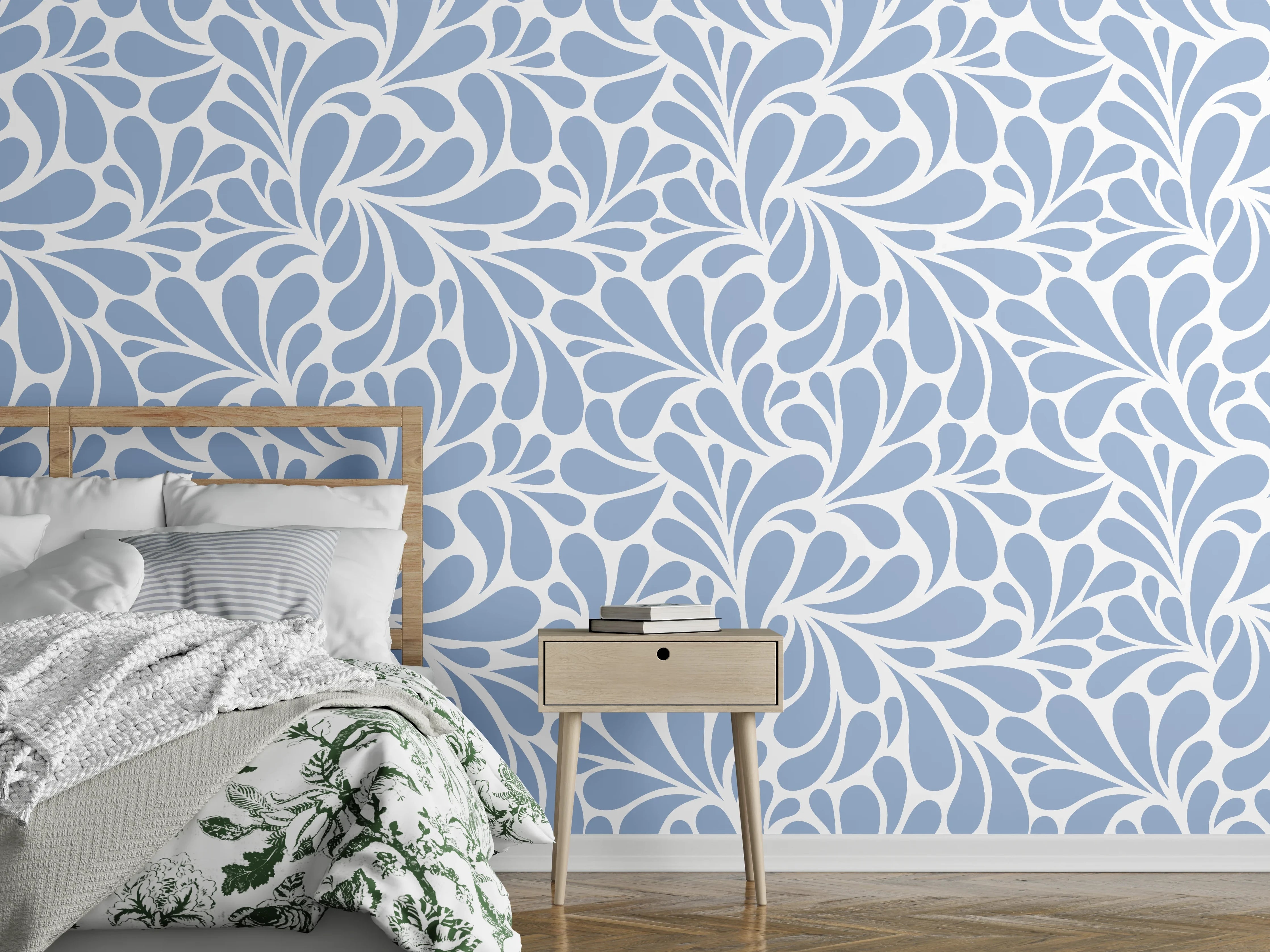 Wandverkleidung Schlafzimmer - Blau-weißes florales Muster modern