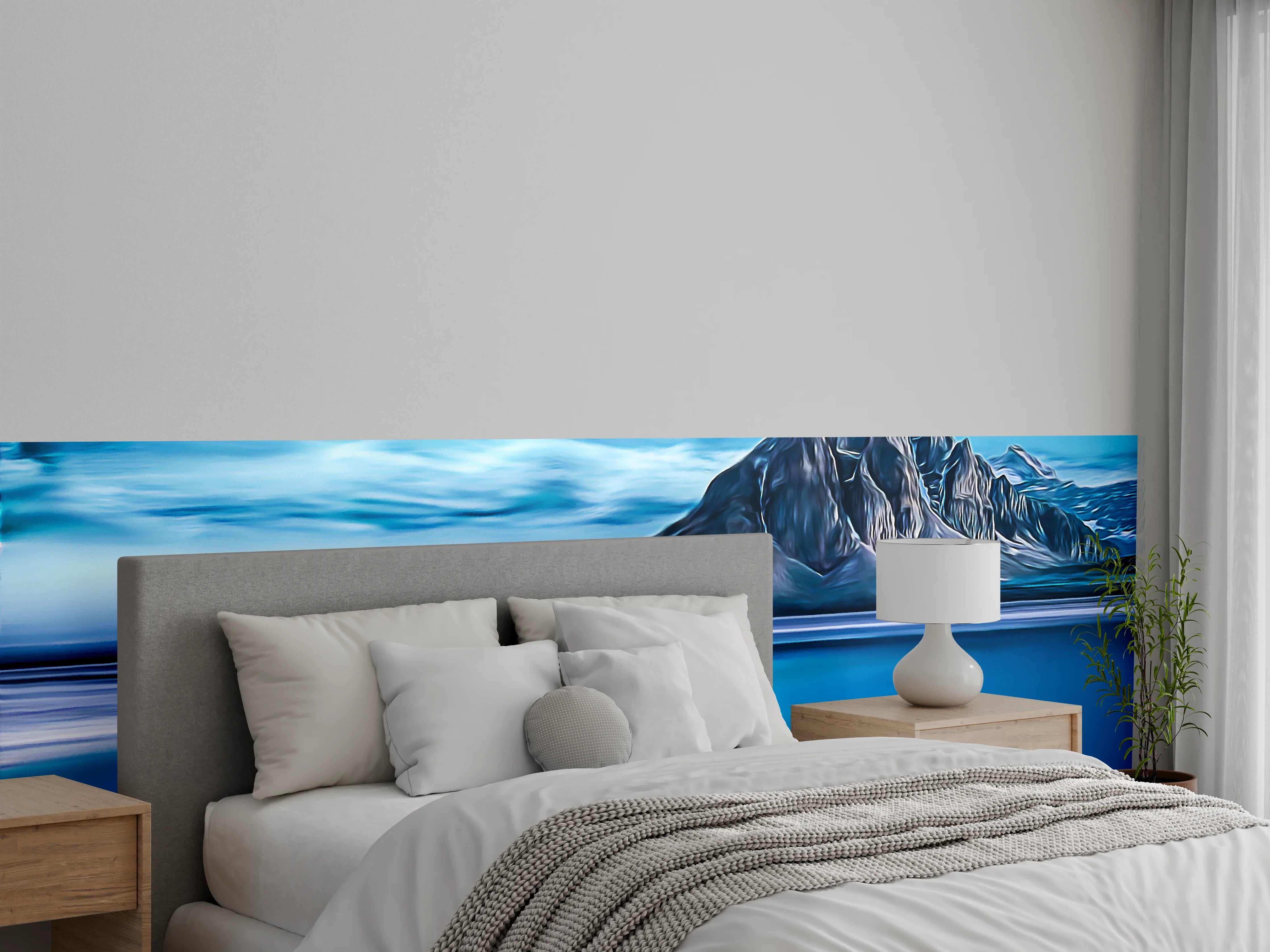 Wandverkleidung Schlafzimmer - Blauer Bergsee mit majestätischem Felsmassiv